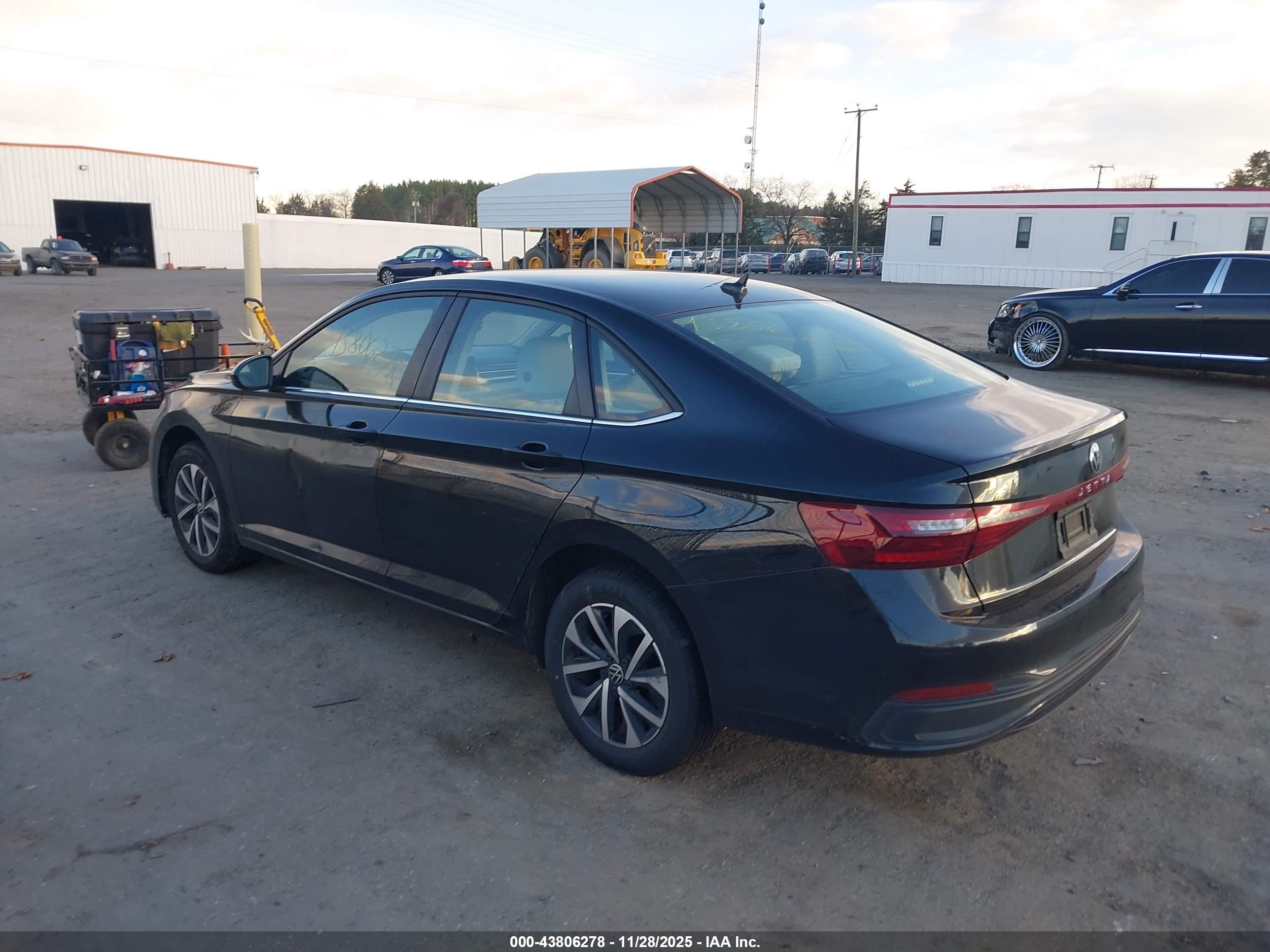 VOLKSWAGEN JETTA image 3