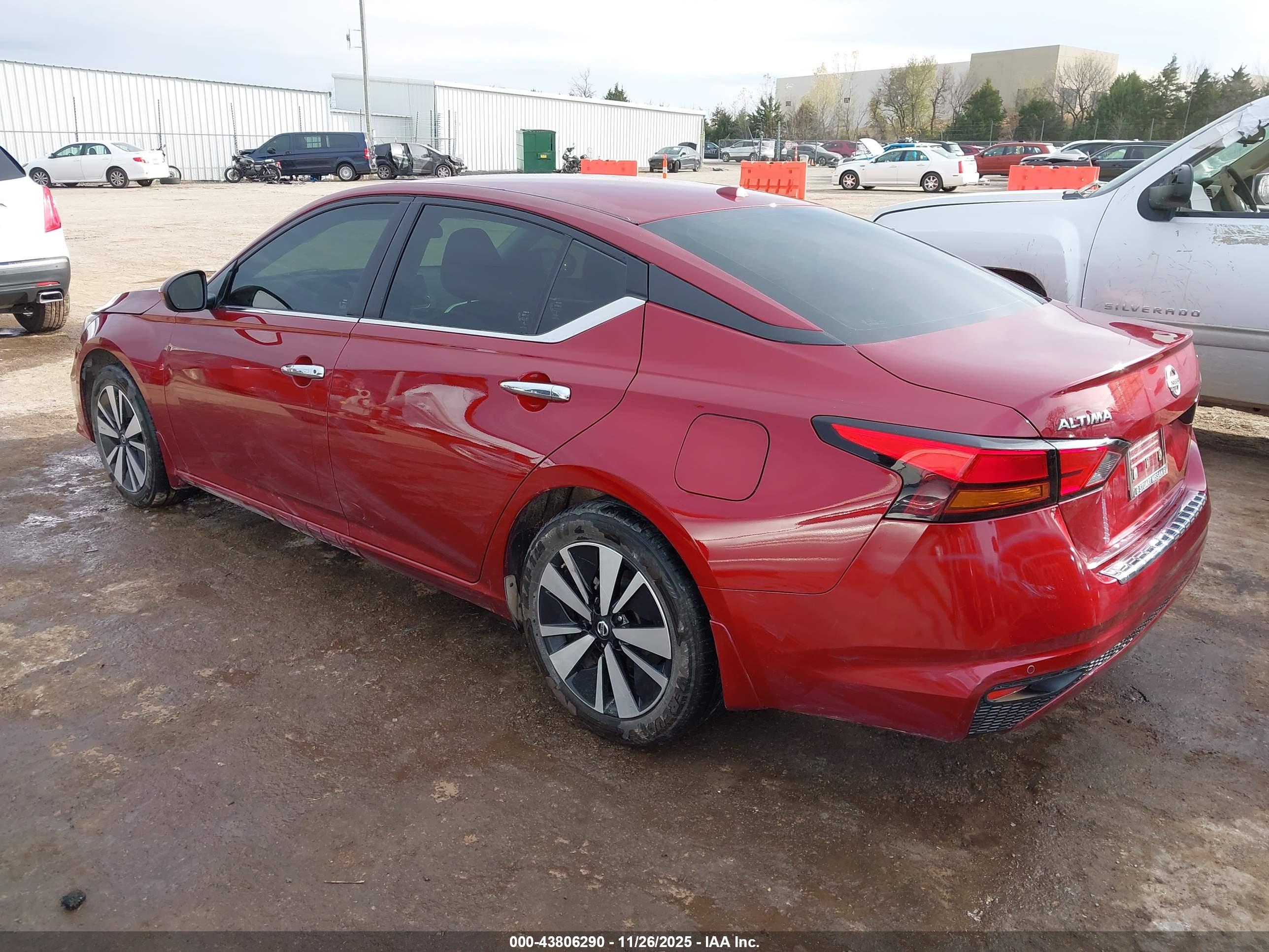 NISSAN ALTIMA image 3