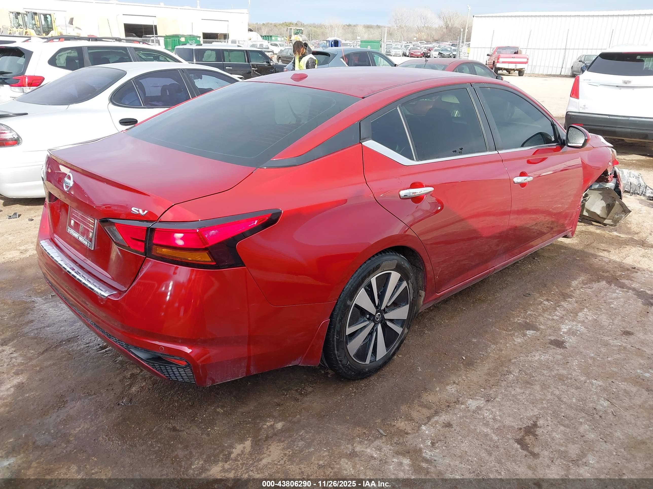 NISSAN ALTIMA image 4