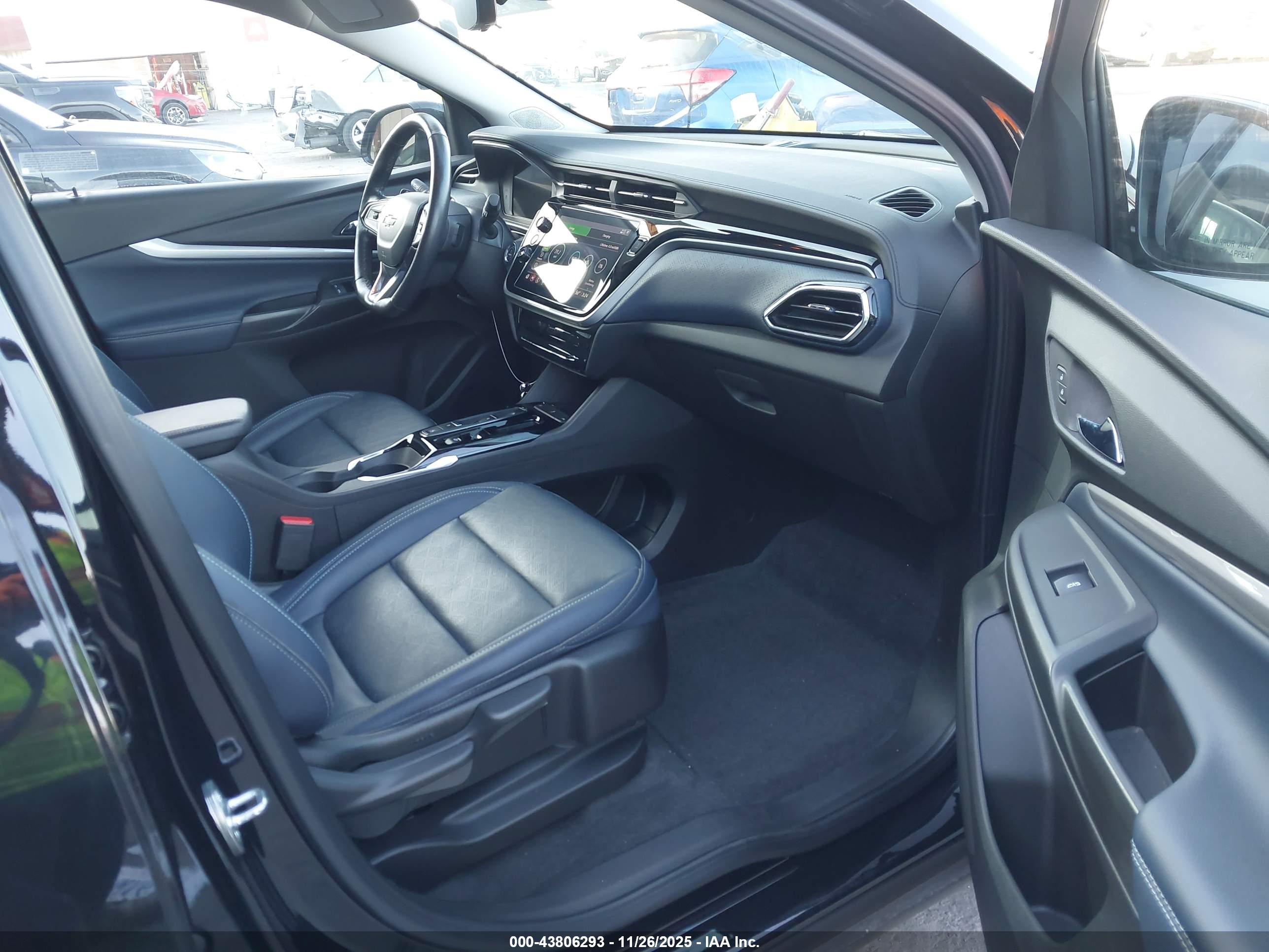 CHEVROLET BOLT image 5