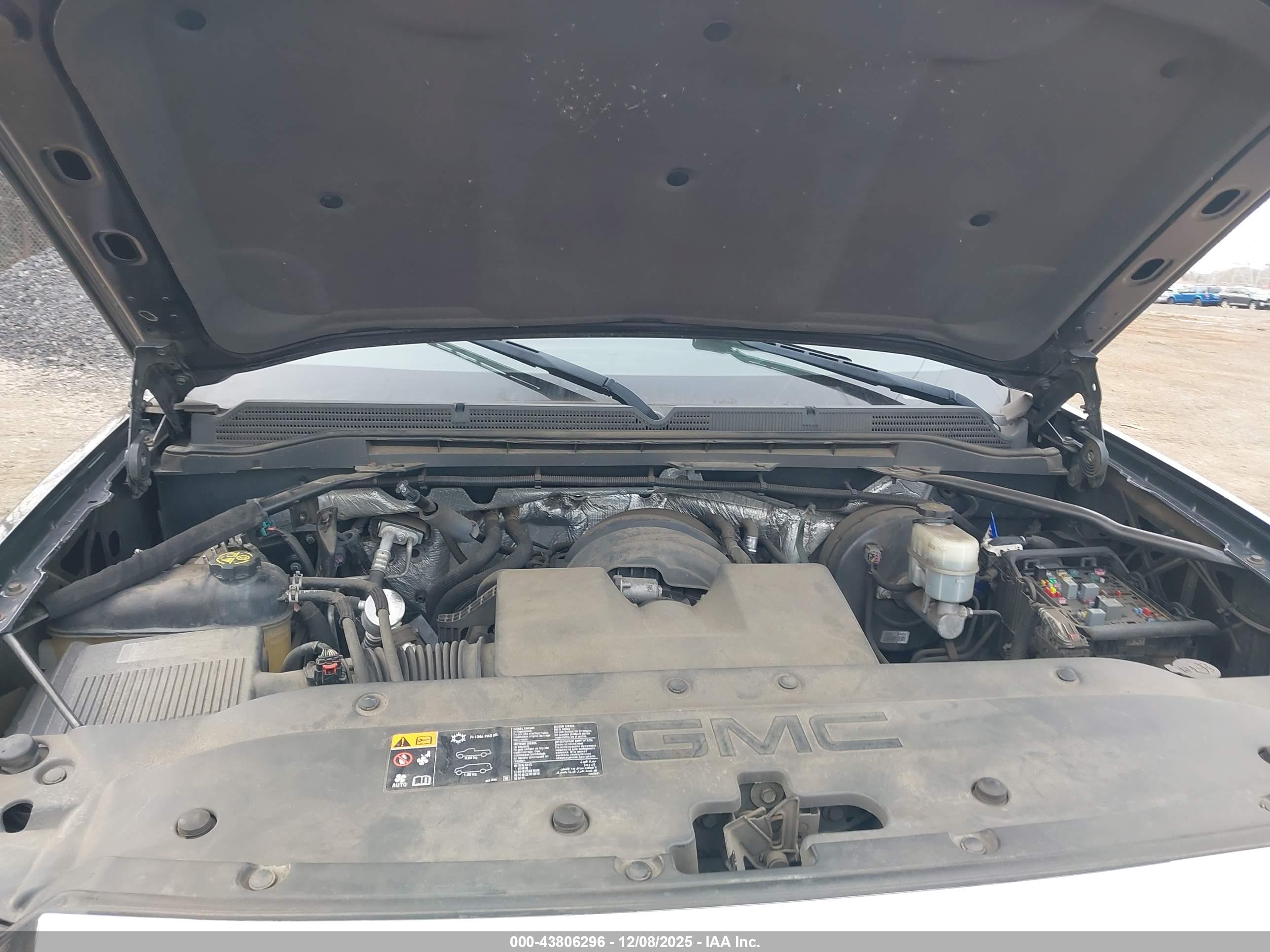 GMC SIERRA image 10