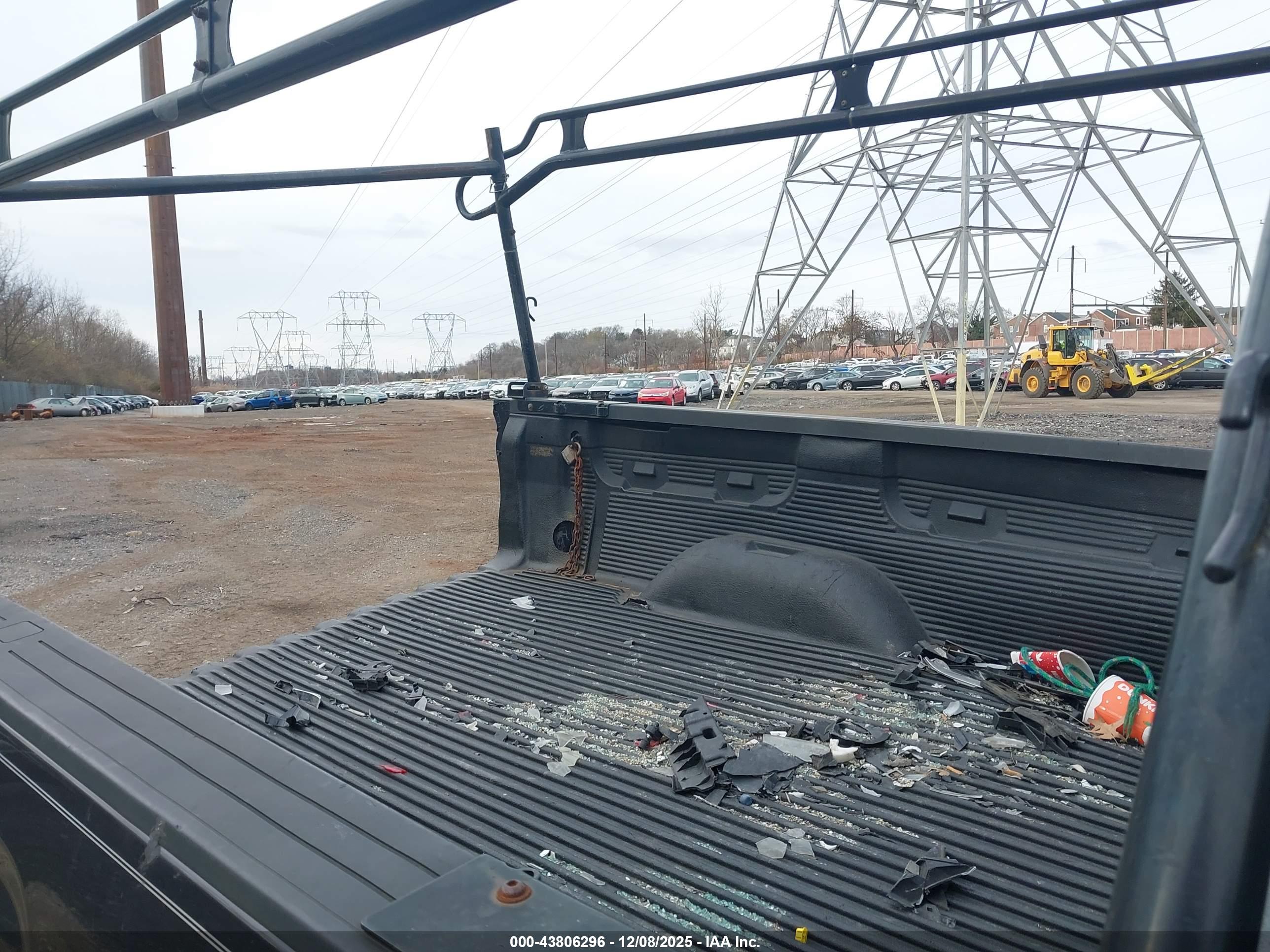 GMC SIERRA image 8