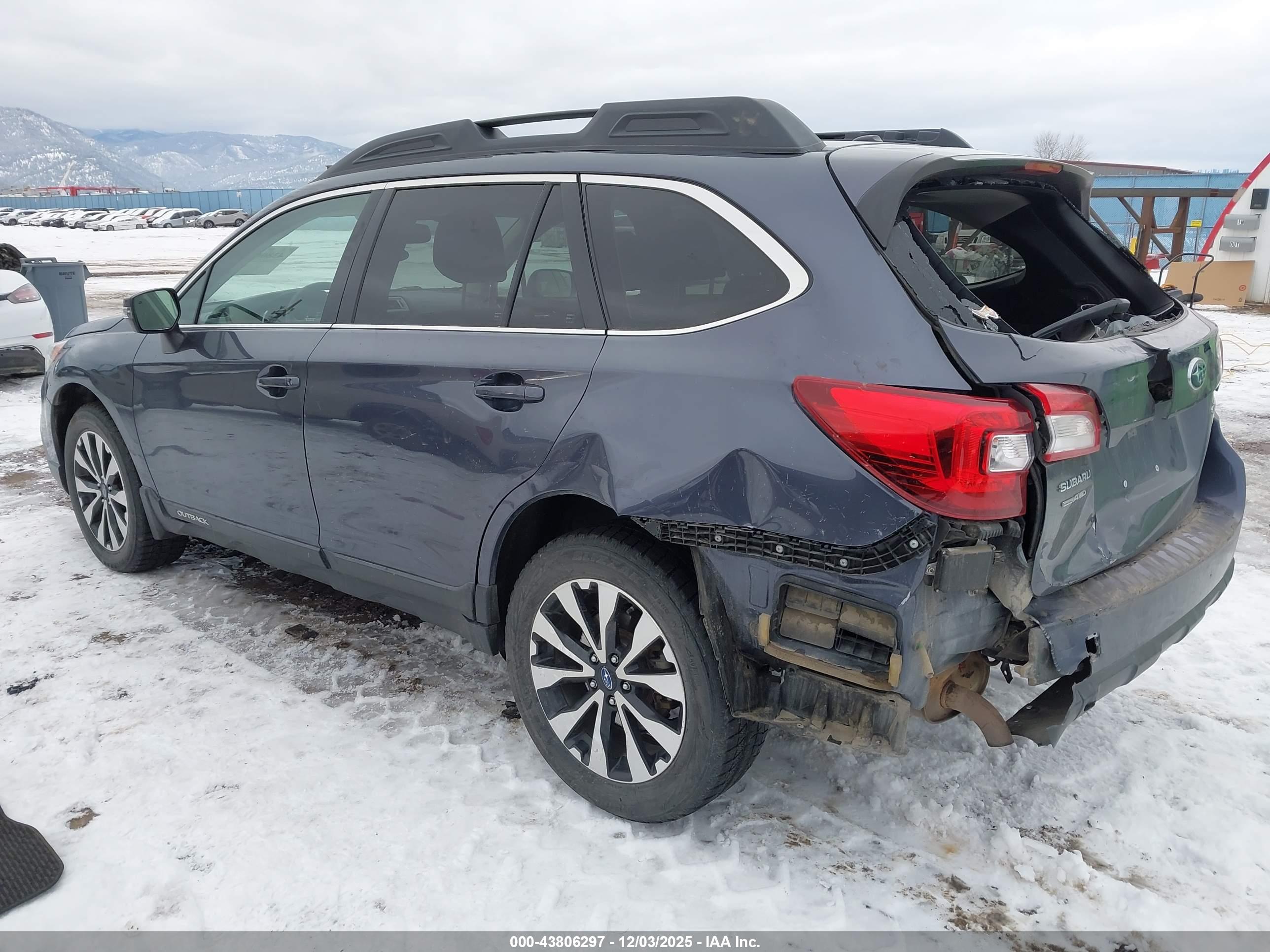 SUBARU OUTBACK image 3