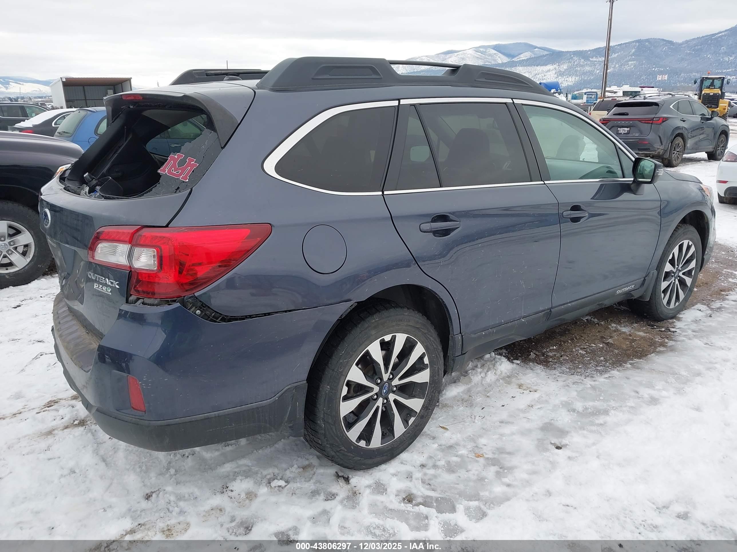 SUBARU OUTBACK image 4