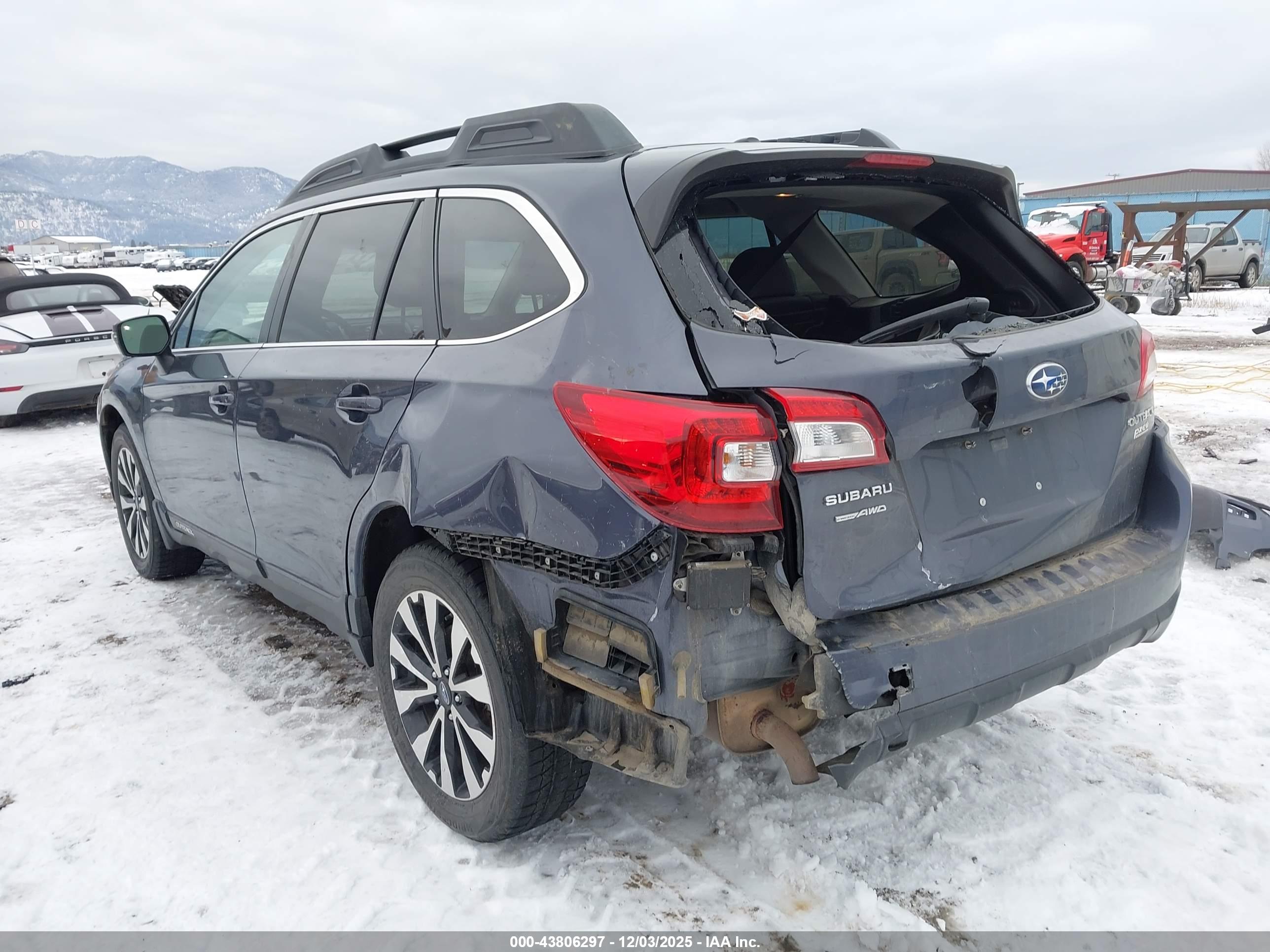 SUBARU OUTBACK image 6