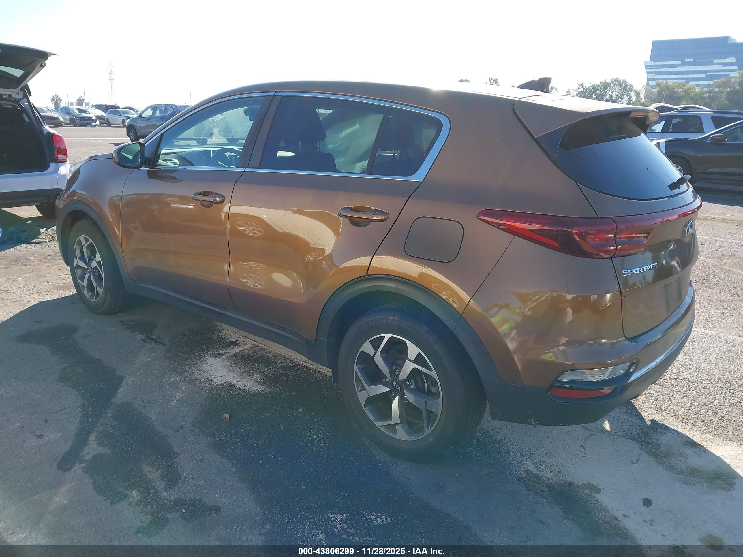 KIA SPORTAGE image 3