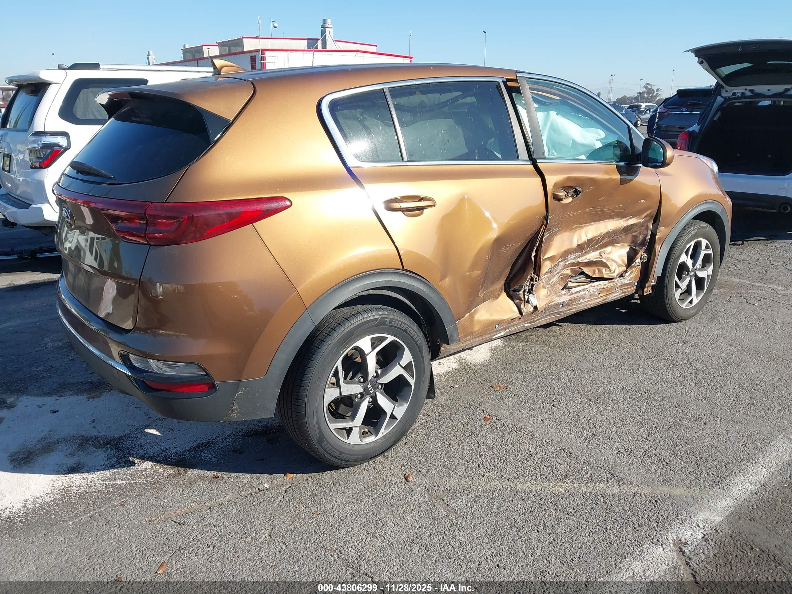 KIA SPORTAGE image 4