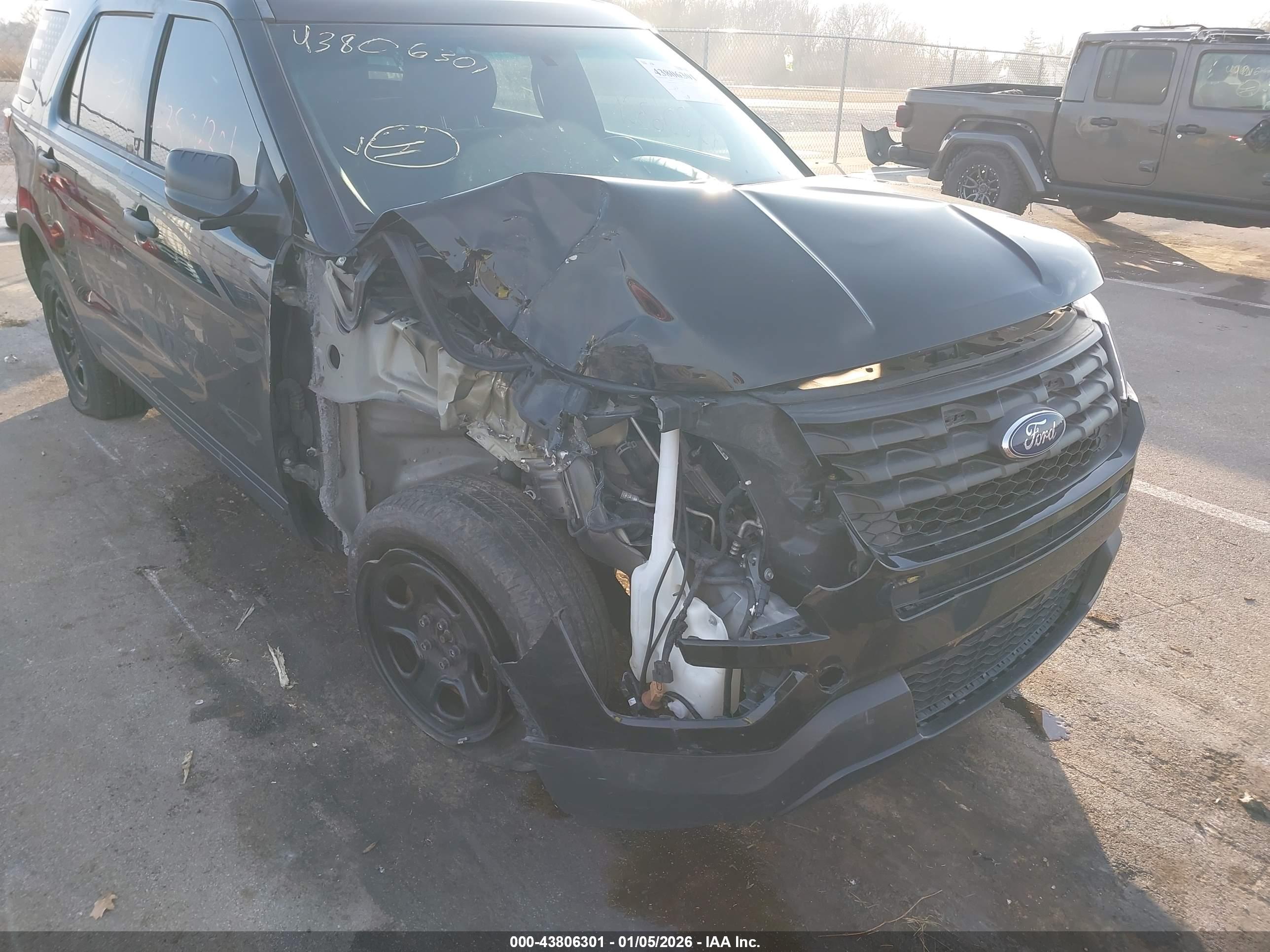 FORD UTILITY image 6