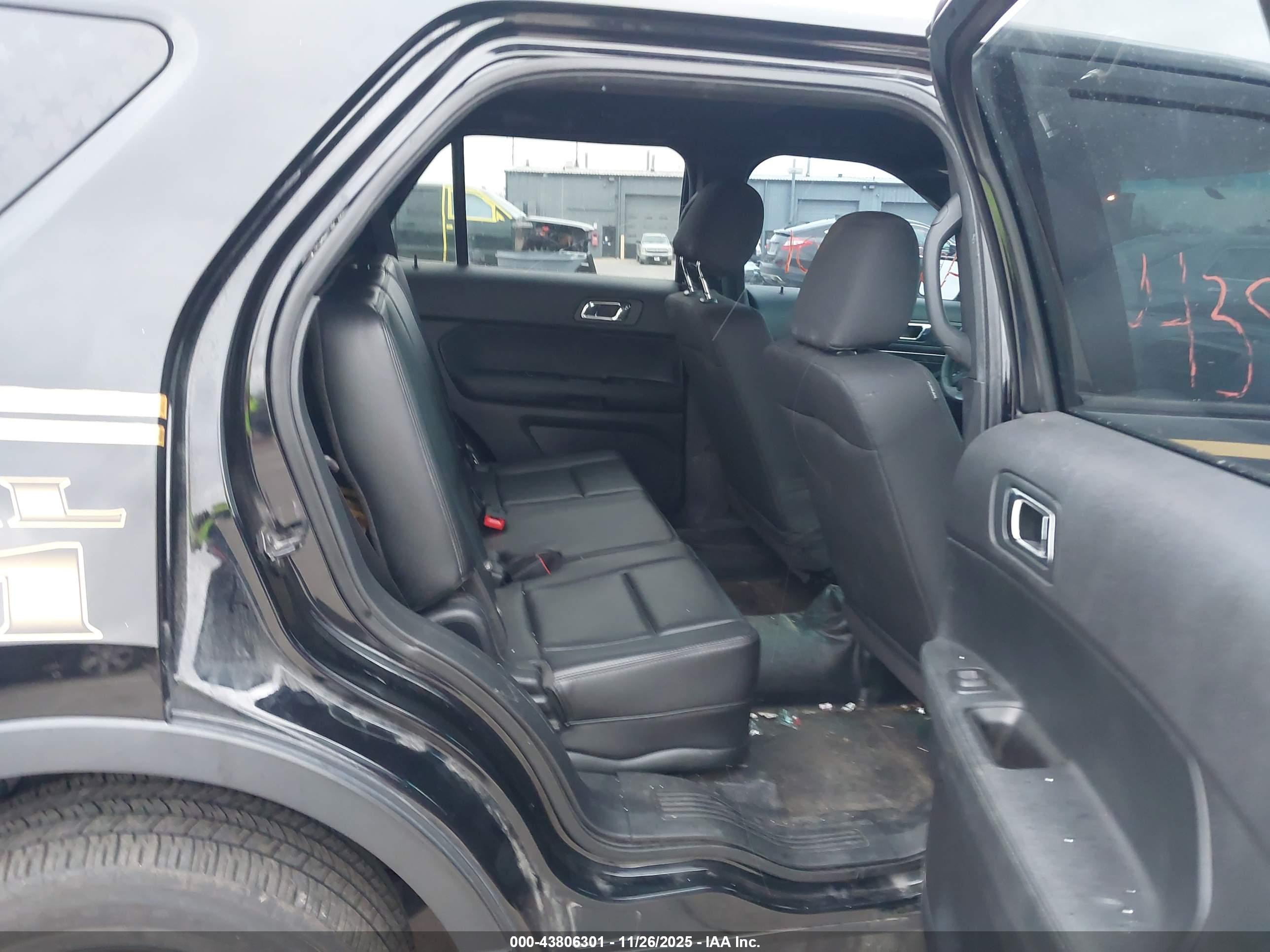 FORD UTILITY image 8