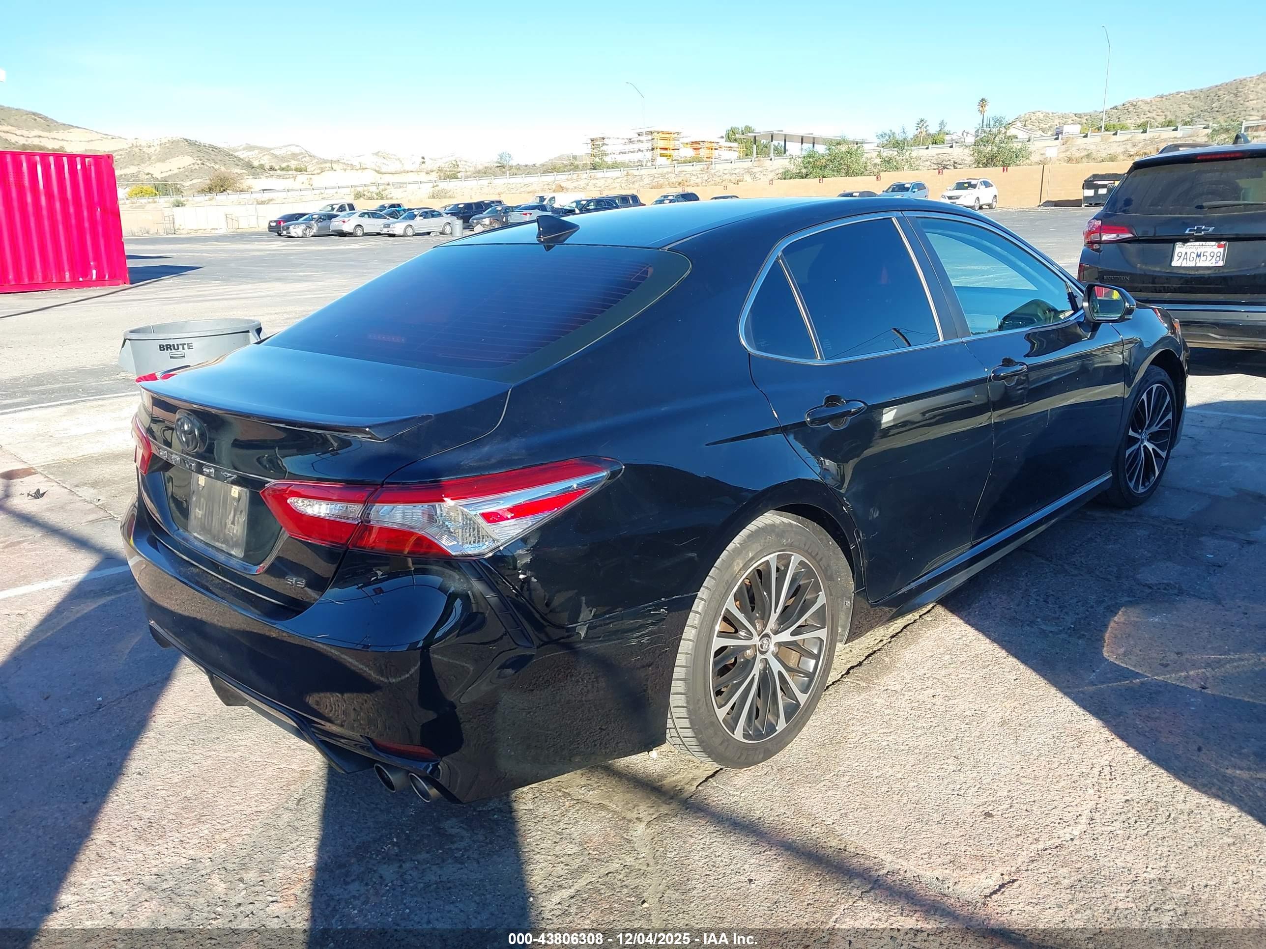 TOYOTA CAMRY image 4