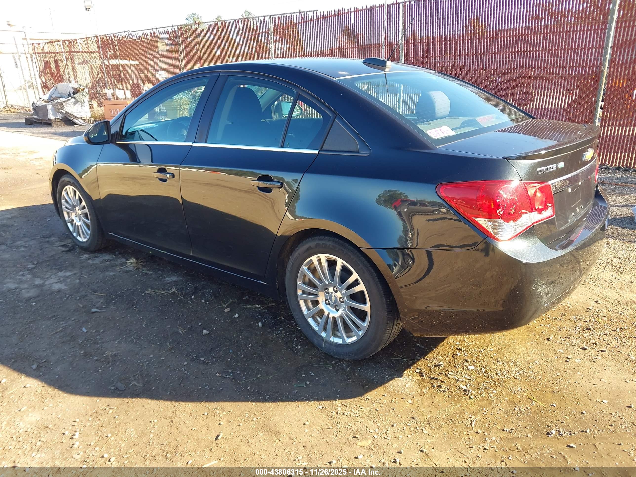 CHEVROLET CRUZE image 3
