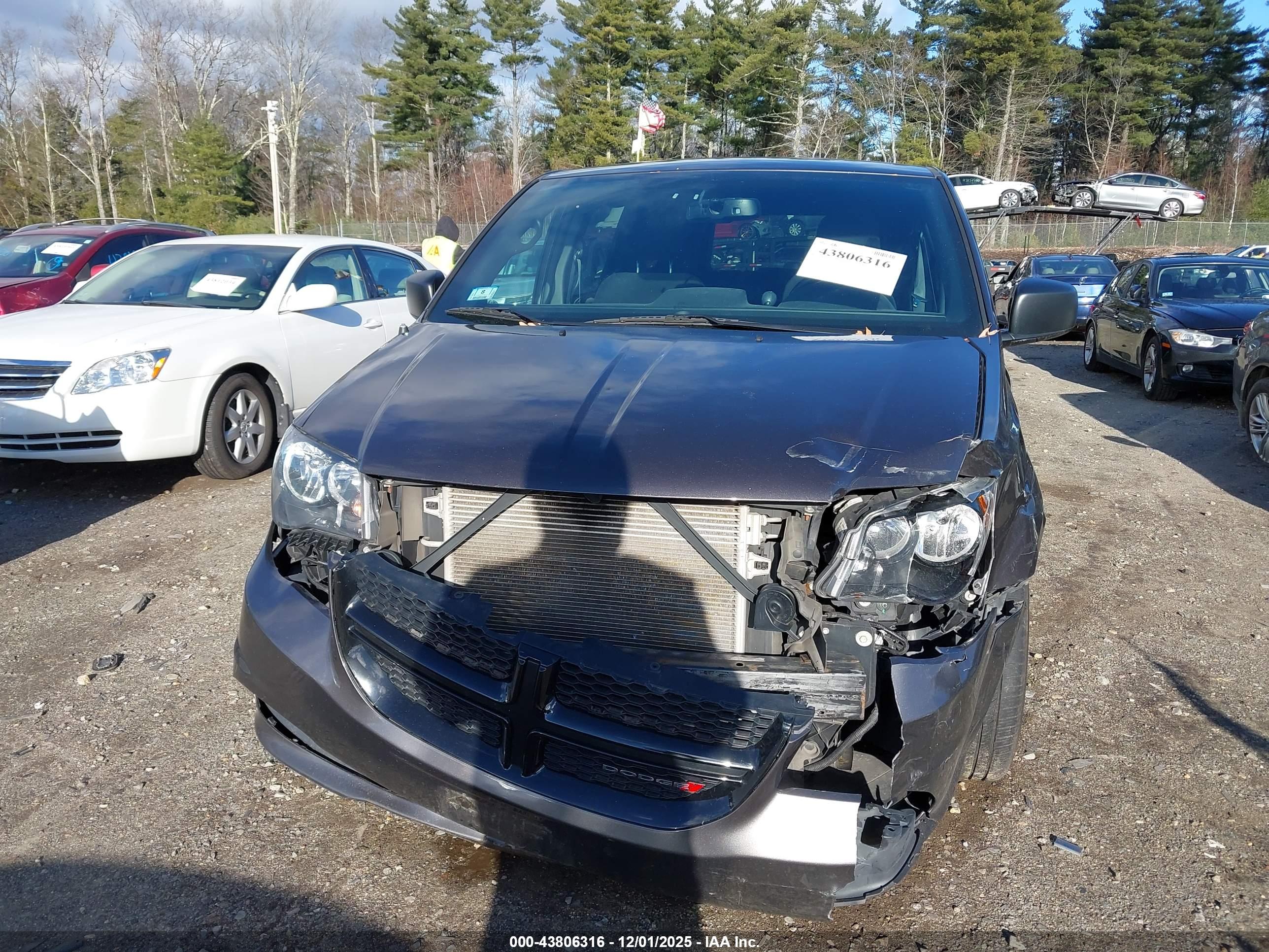 DODGE GRAND image 6