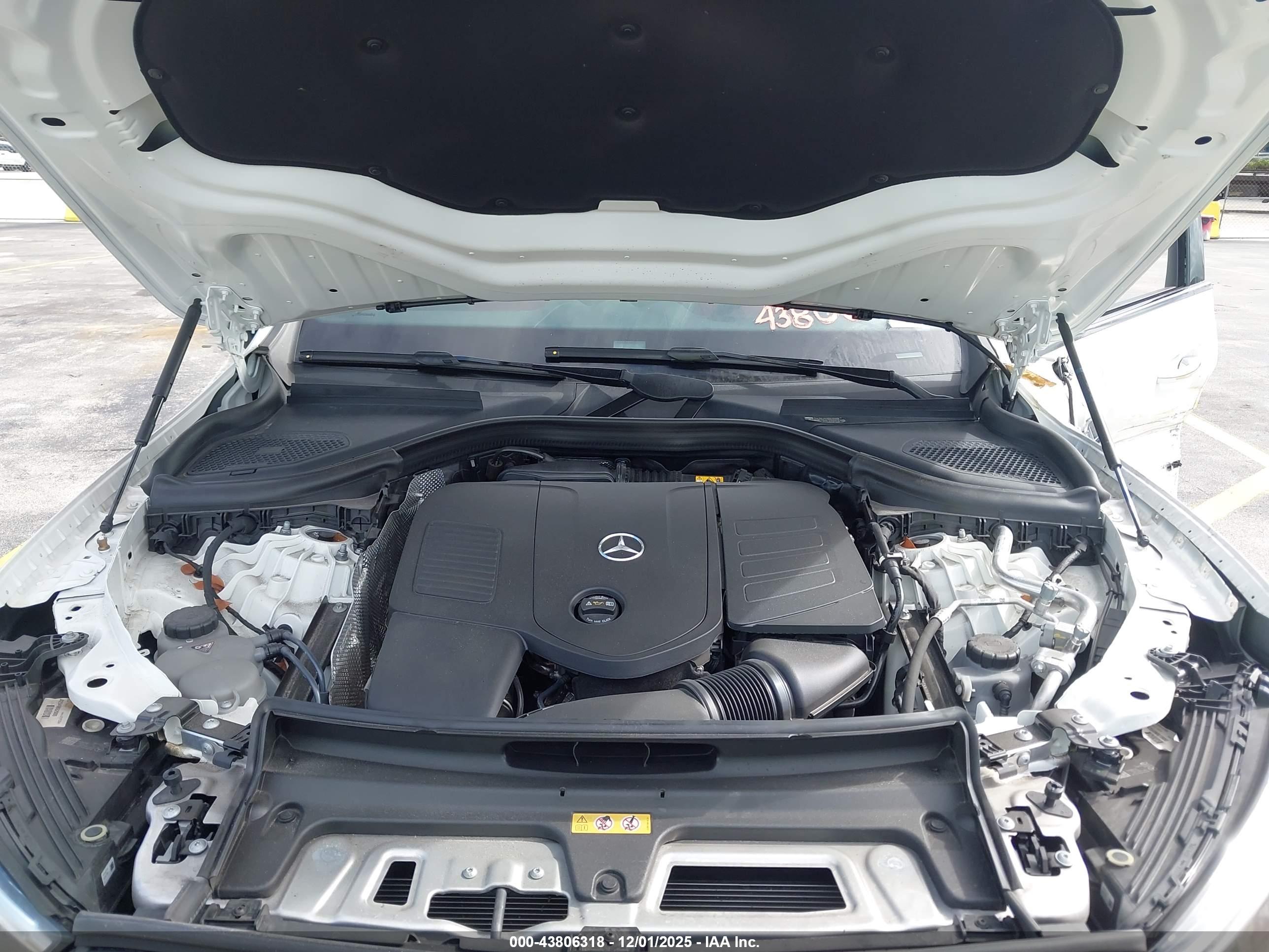 MERCEDES-BENZ GLC image 10