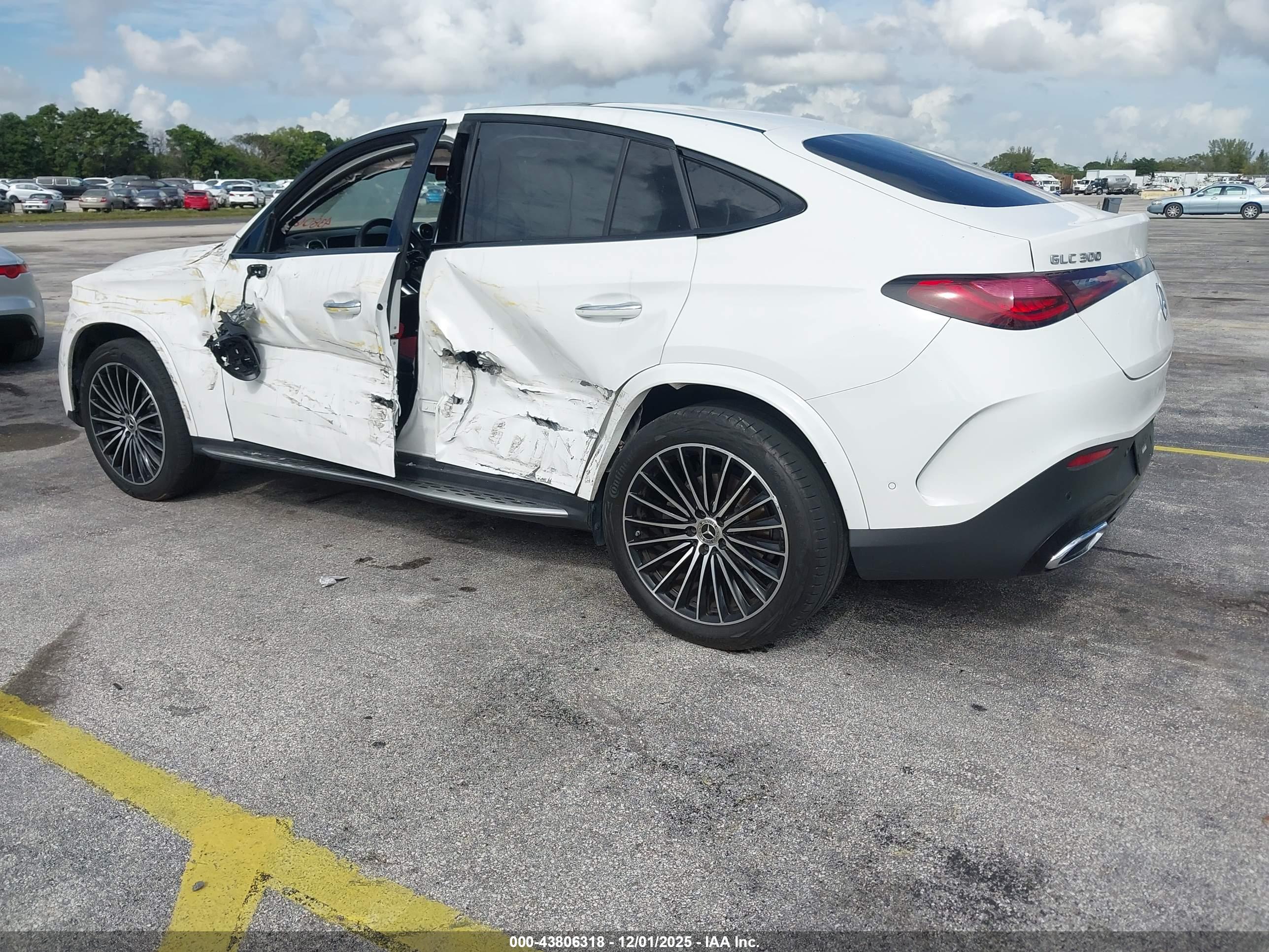 MERCEDES-BENZ GLC image 3