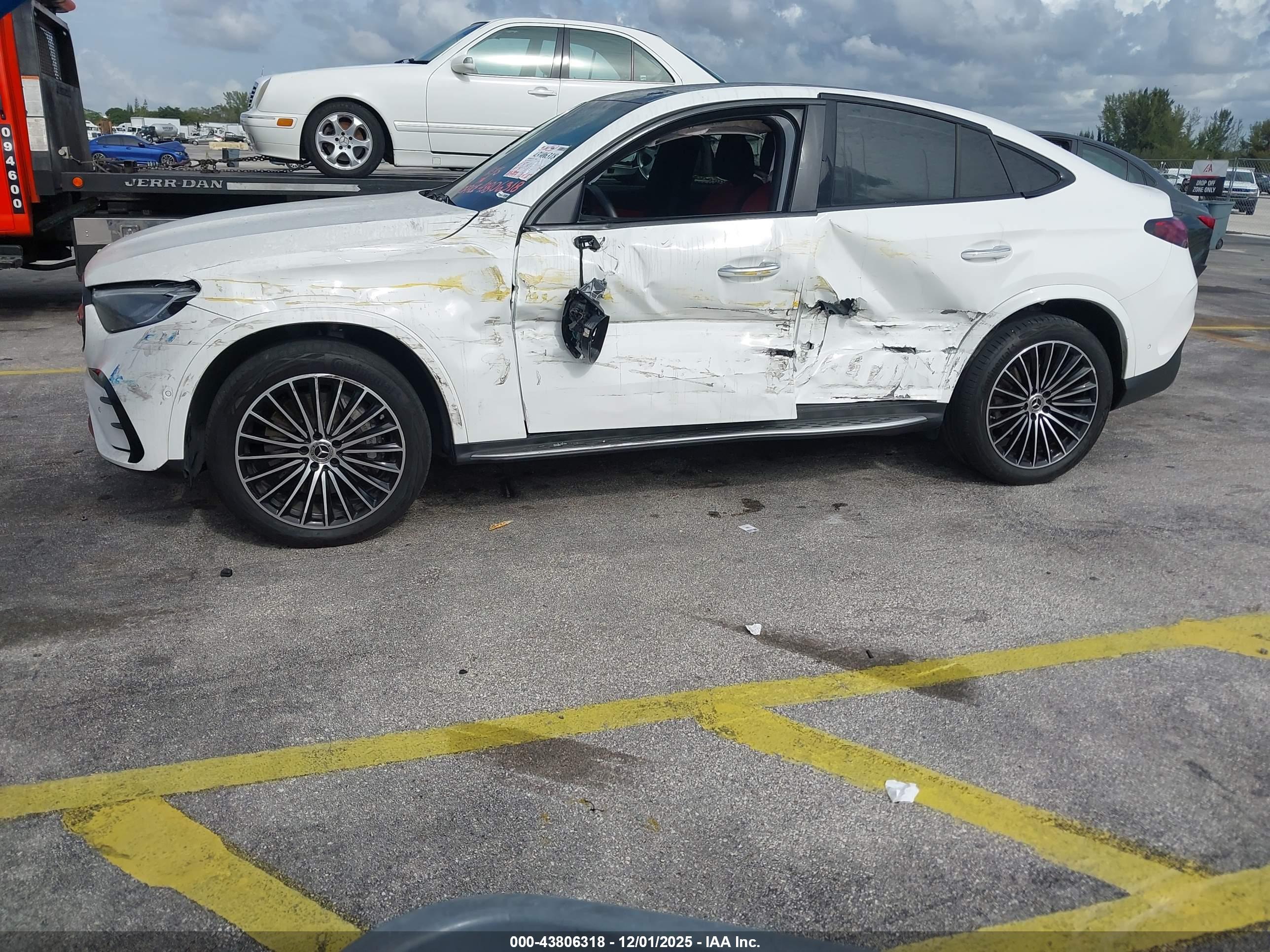 MERCEDES-BENZ GLC image 6