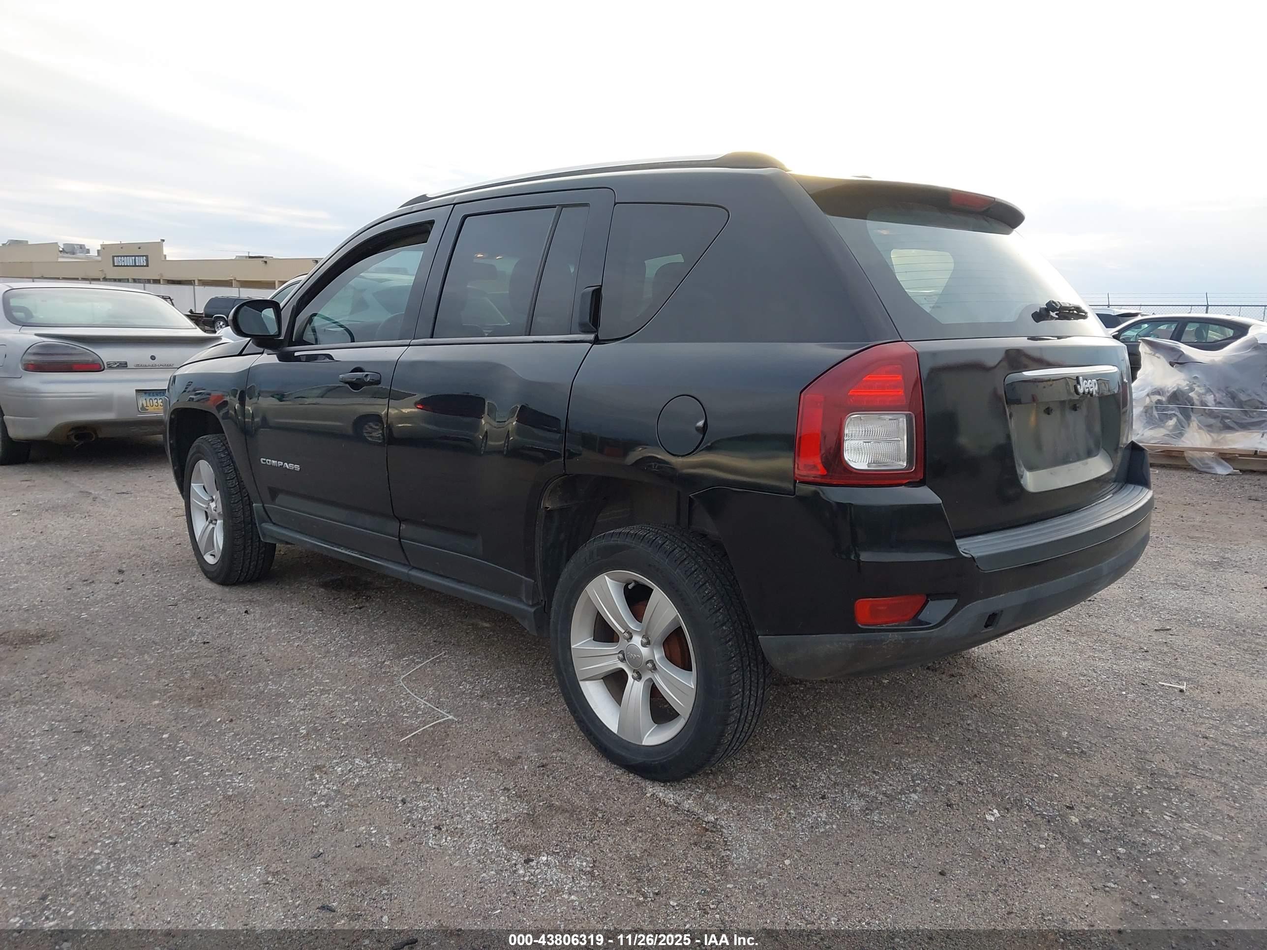 JEEP COMPASS image 3