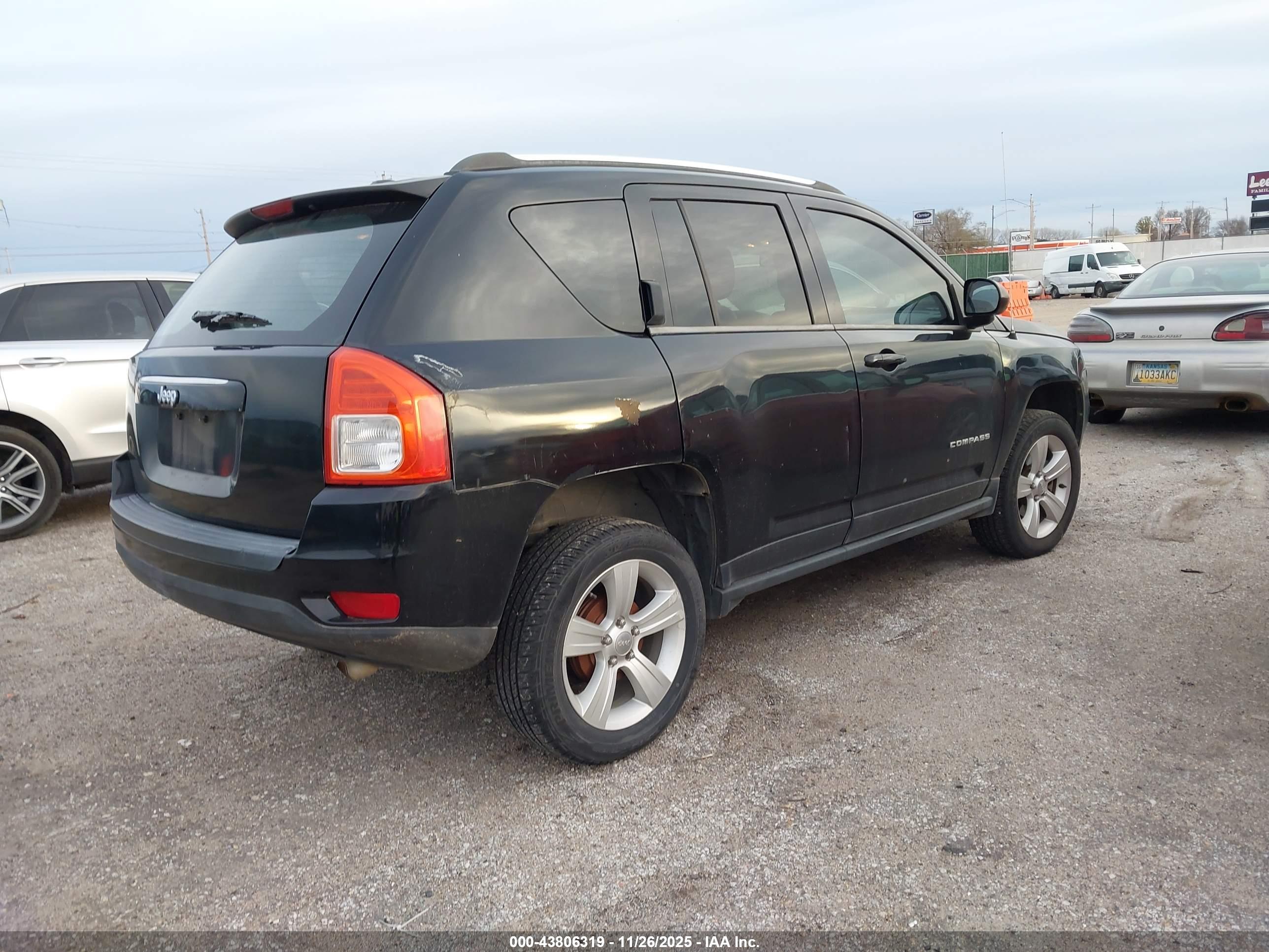 JEEP COMPASS image 4
