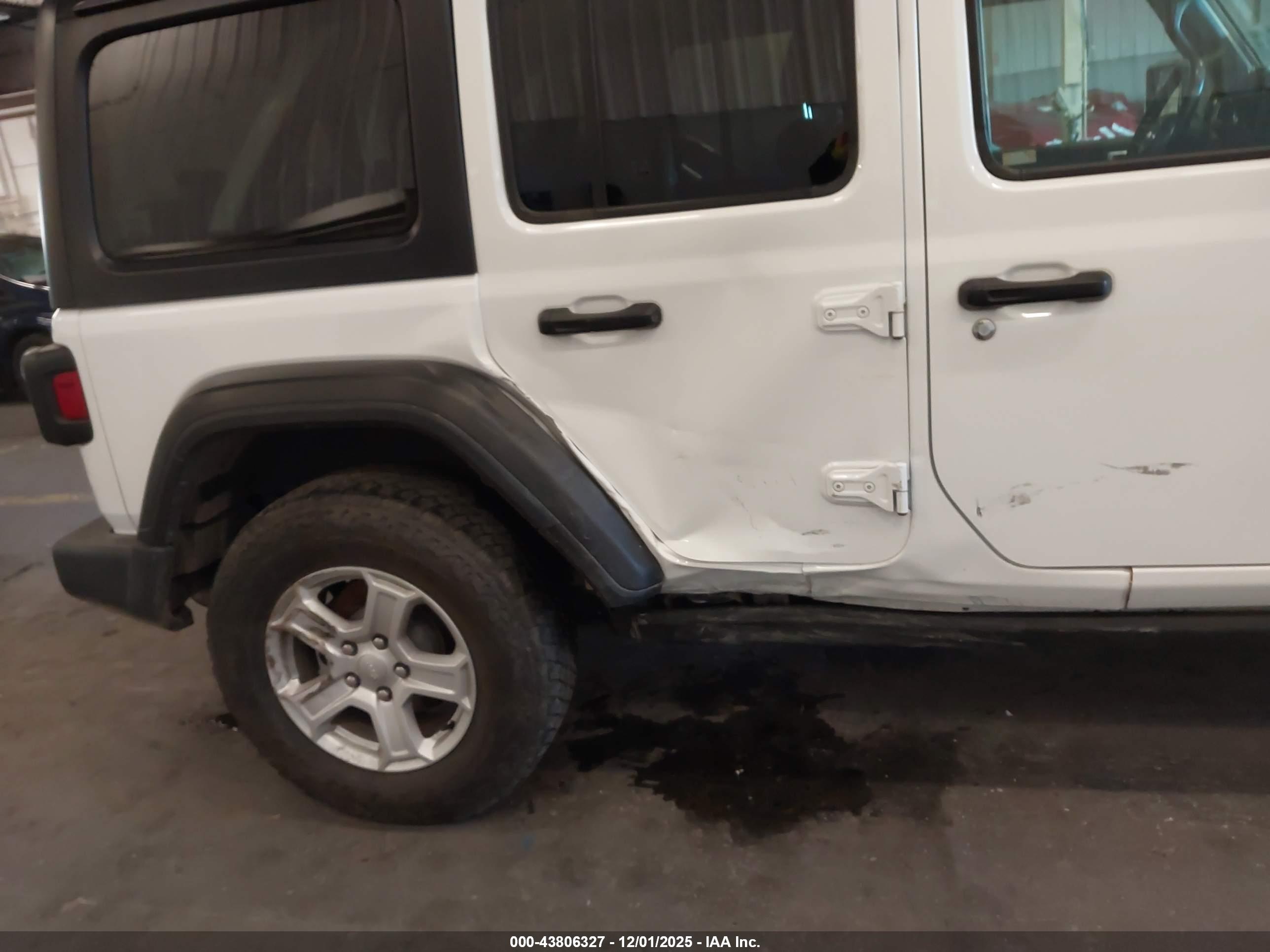 JEEP WRANGLER image 6