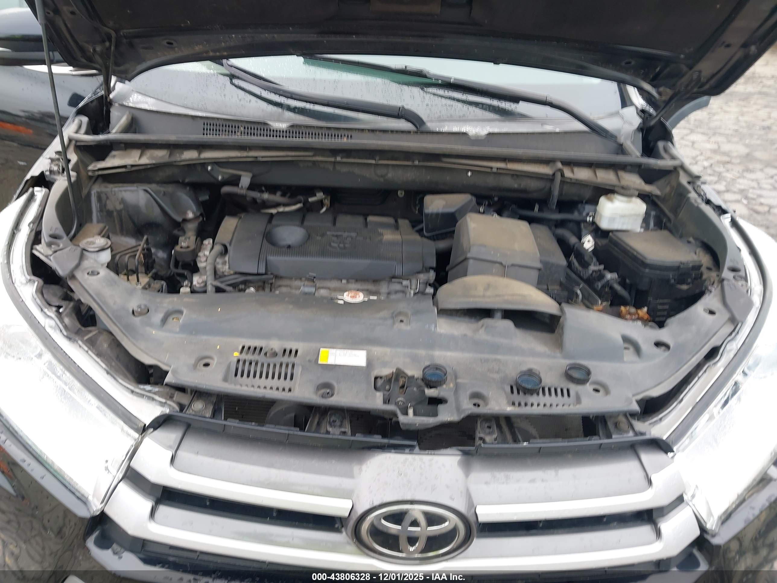 TOYOTA HIGHLANDER image 10