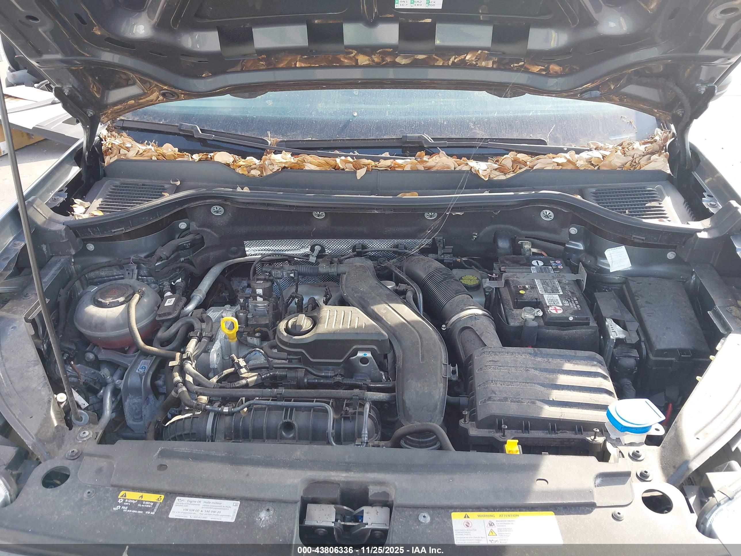 VOLKSWAGEN TAOS image 10