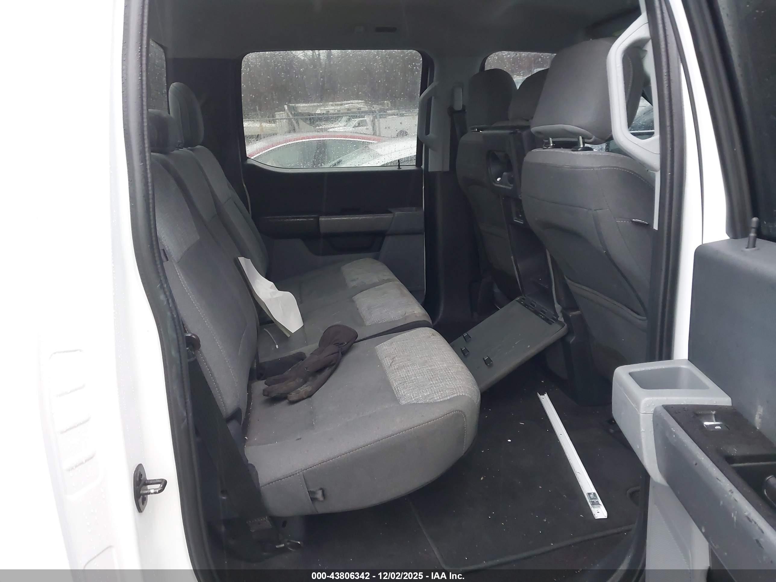 FORD F-150 image 8