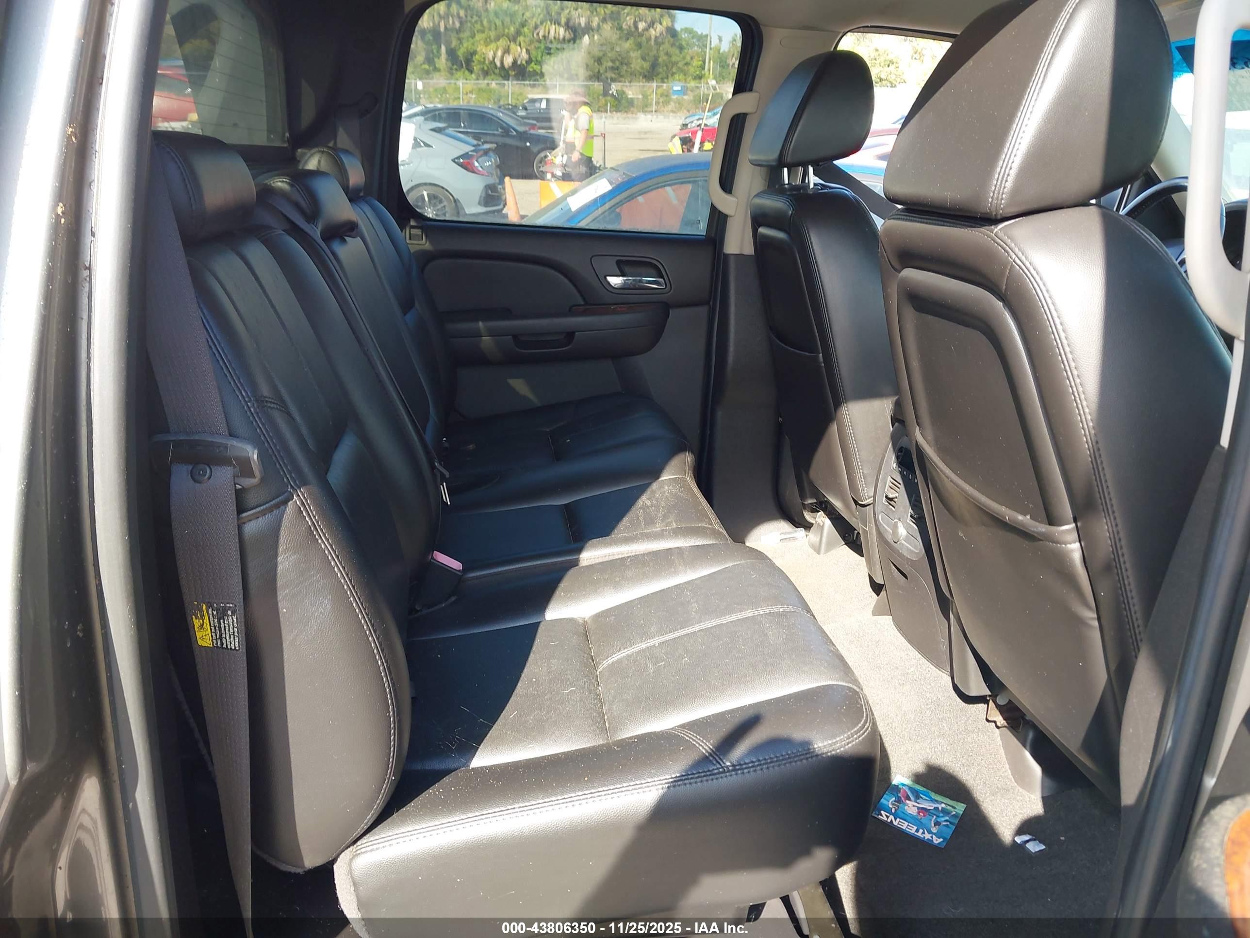CHEVROLET AVALANCHE image 8