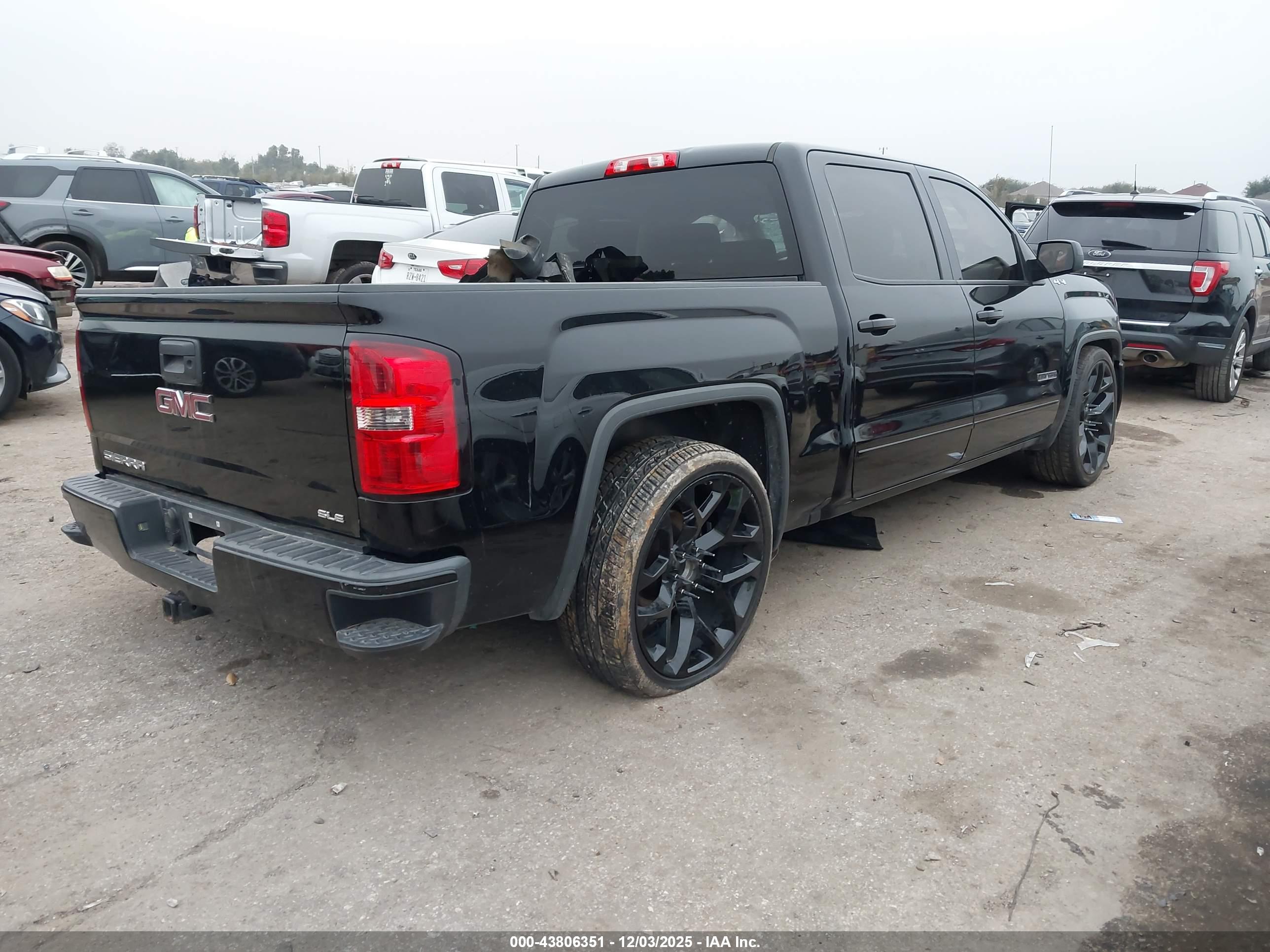 GMC SIERRA image 4