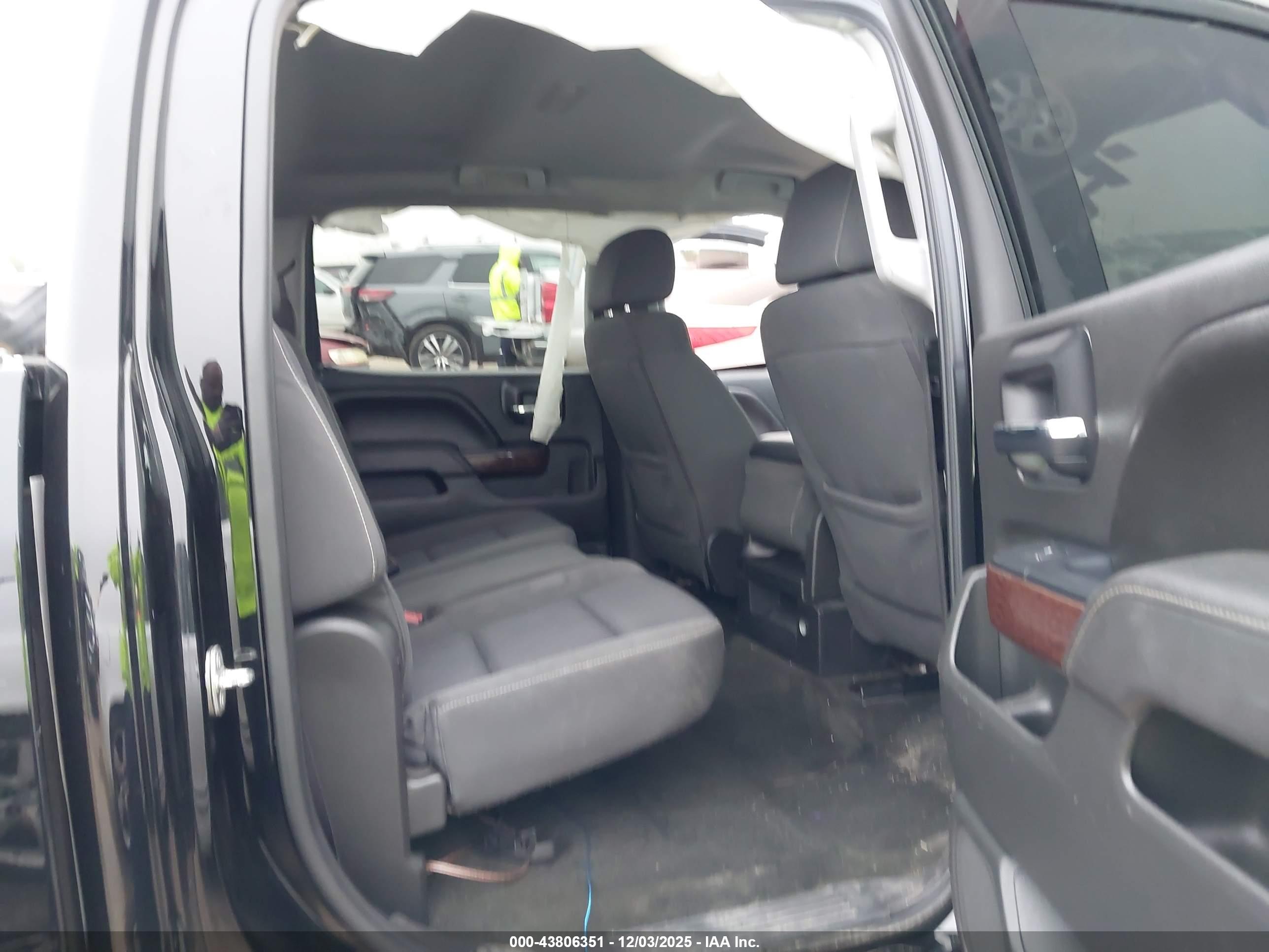 GMC SIERRA image 8