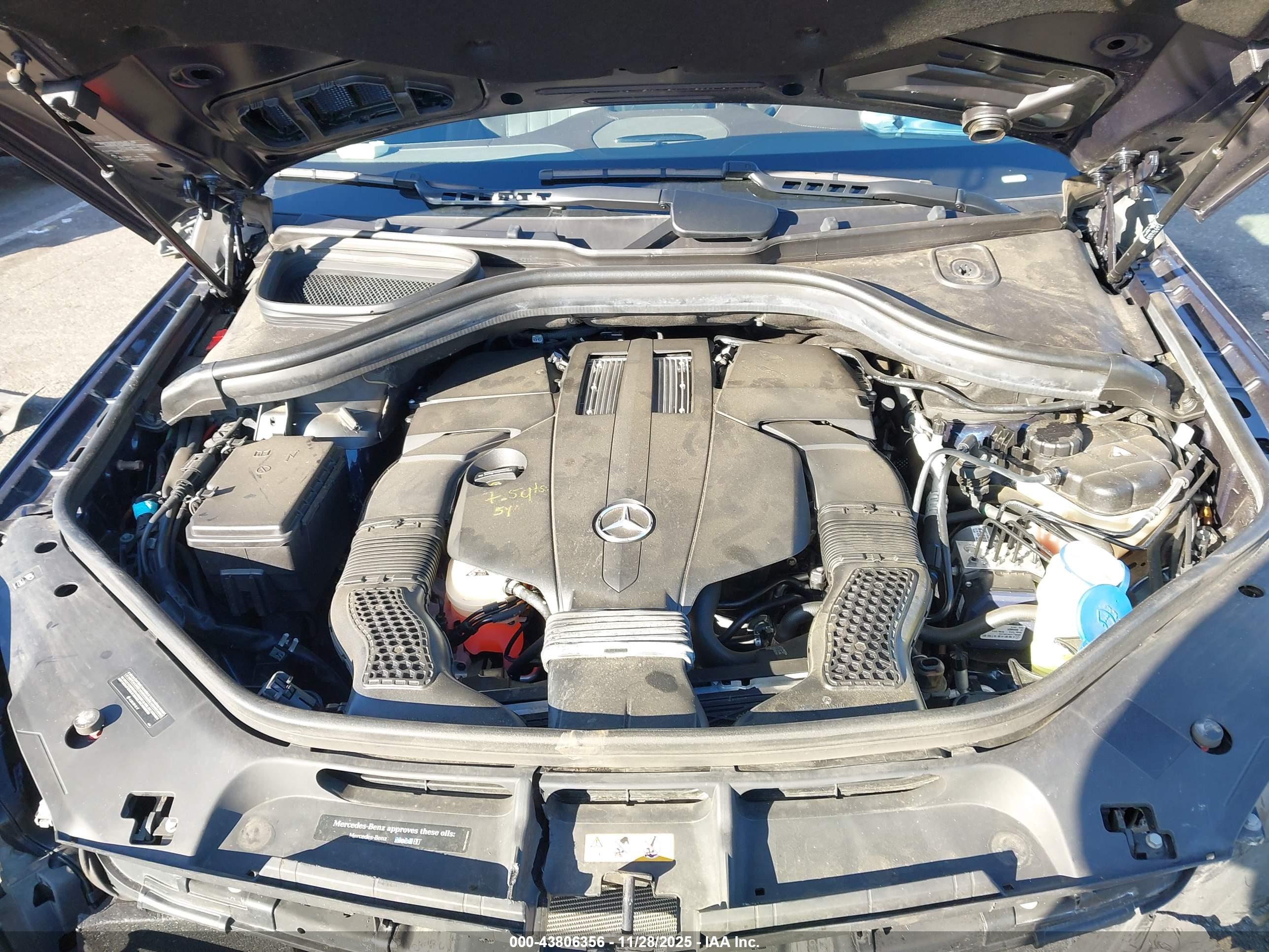 MERCEDES-BENZ GLS image 10
