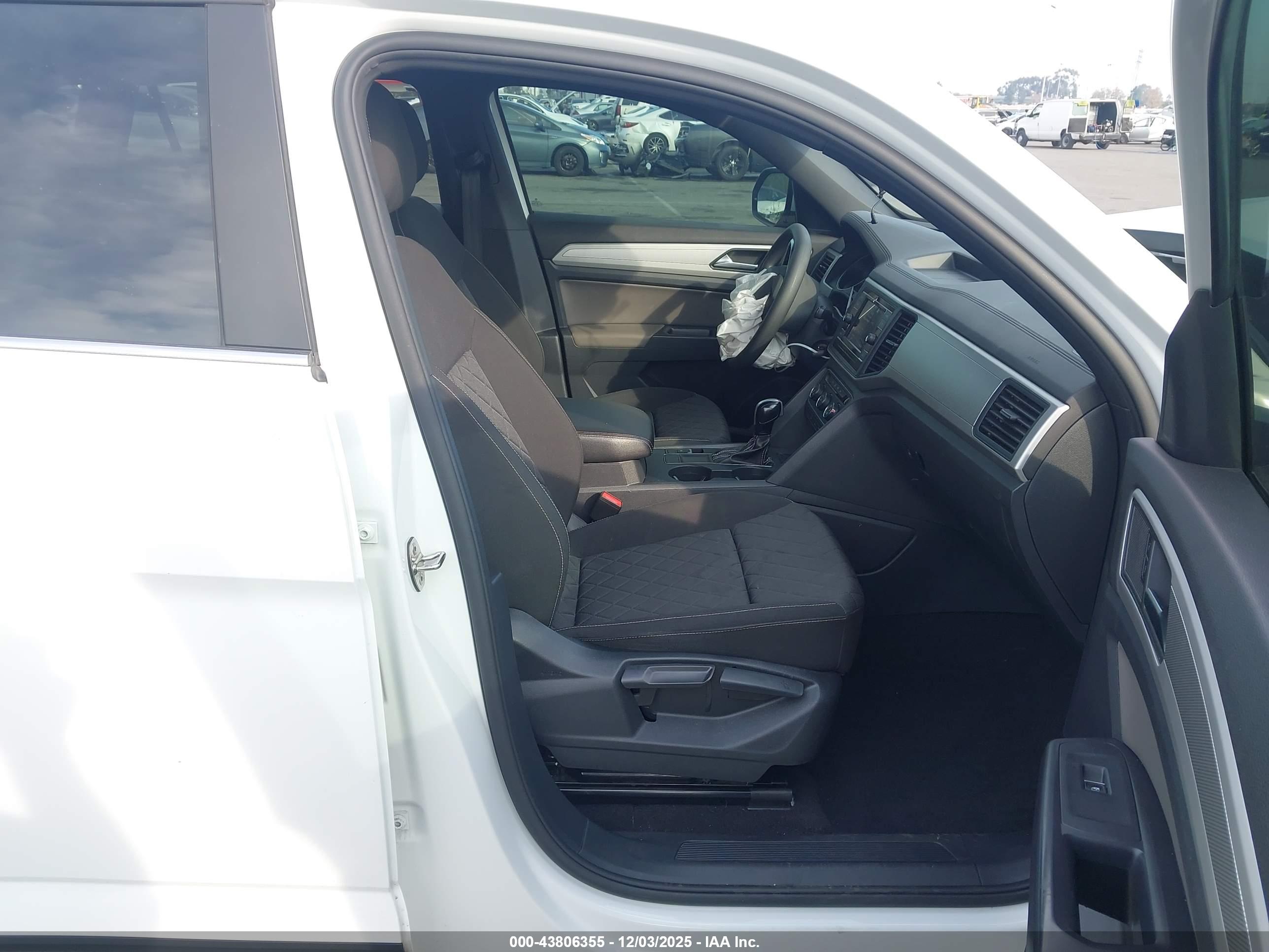 VOLKSWAGEN ATLAS image 5
