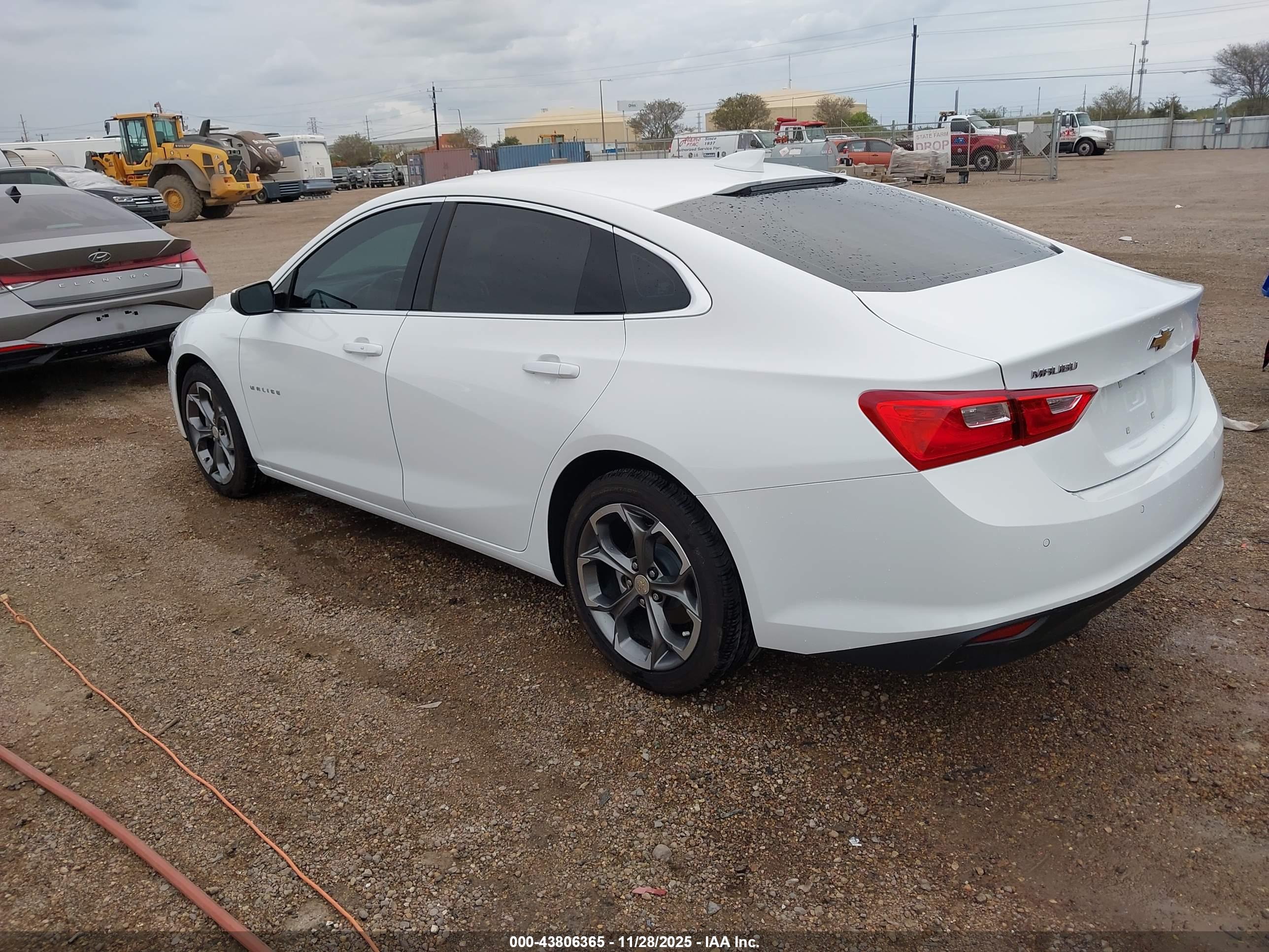 CHEVROLET MALIBU image 3