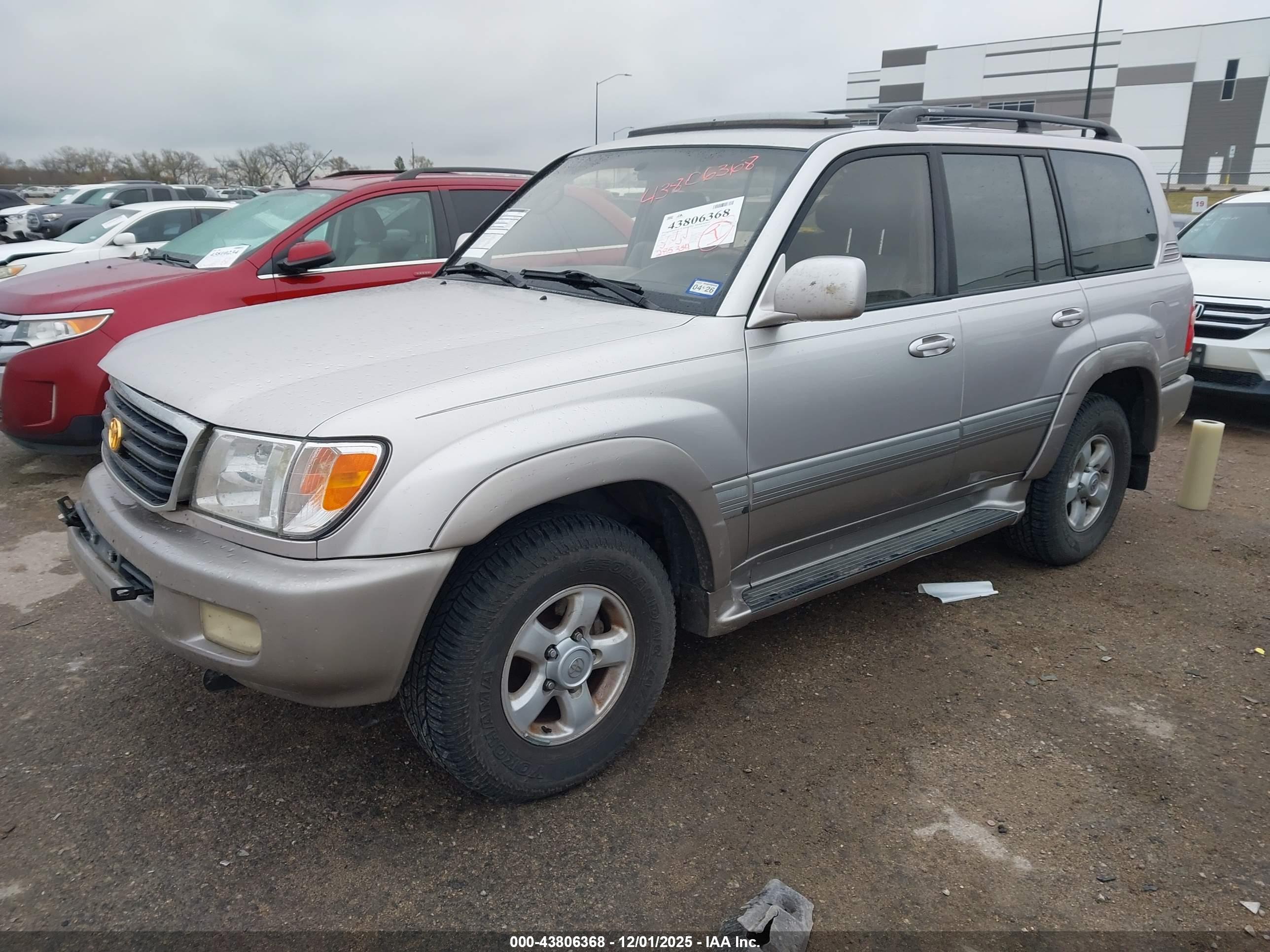 TOYOTA LAND image 2