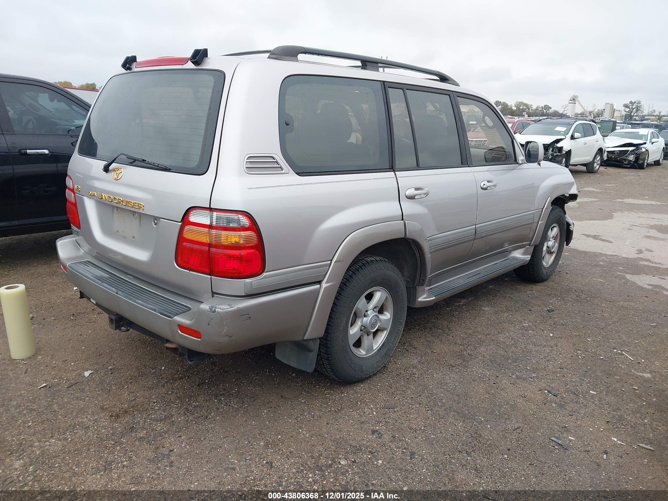 TOYOTA LAND image 4
