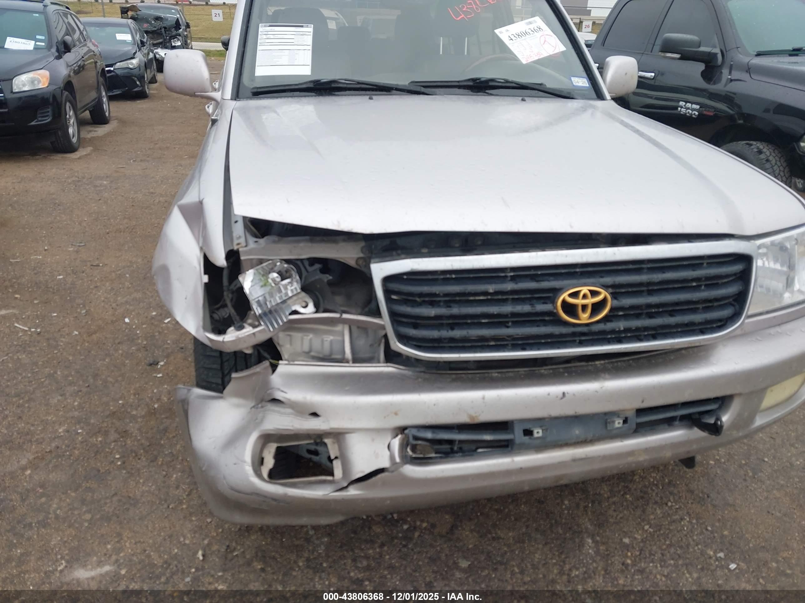 TOYOTA LAND image 6