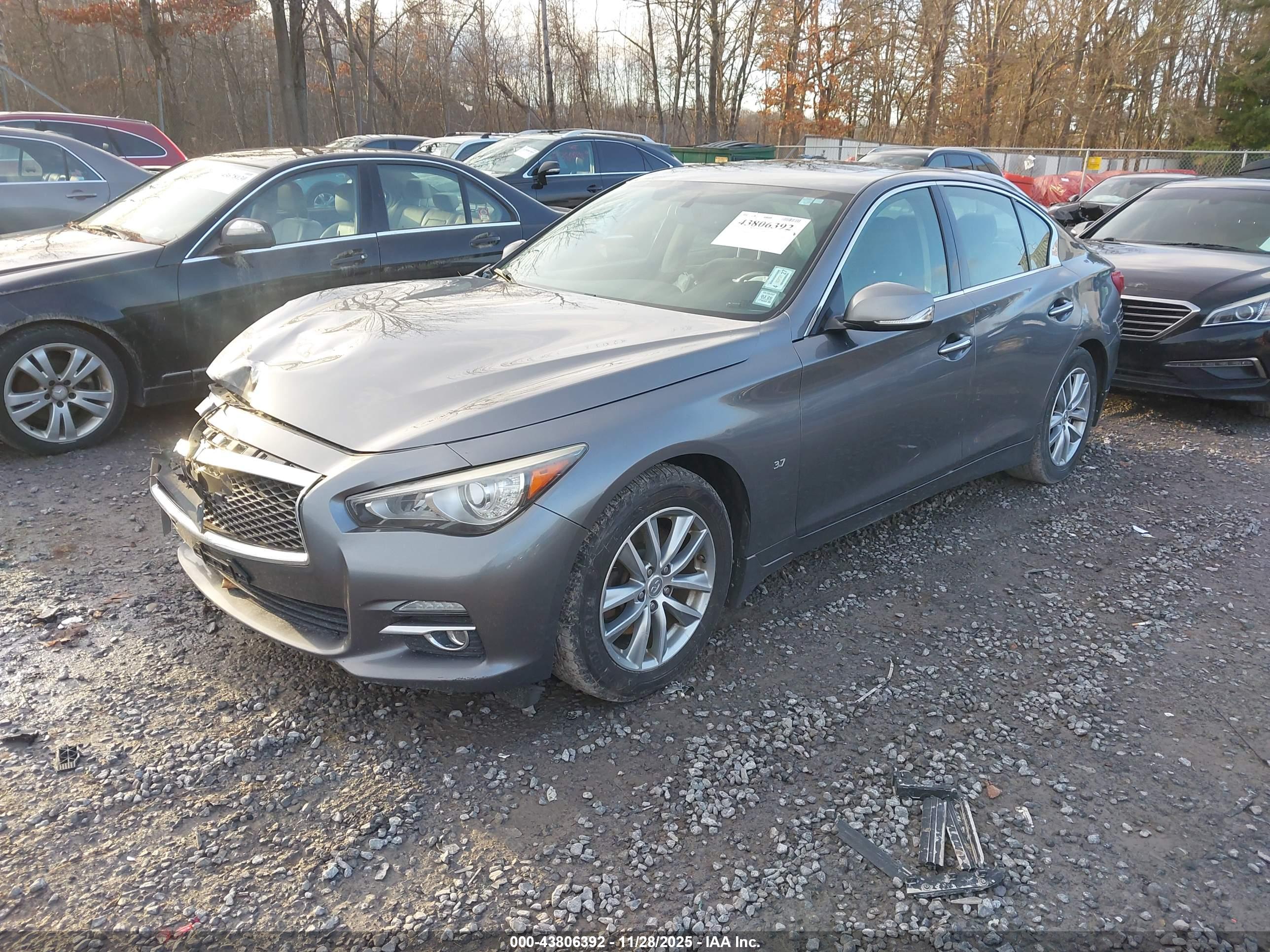 INFINITI Q50 image 2