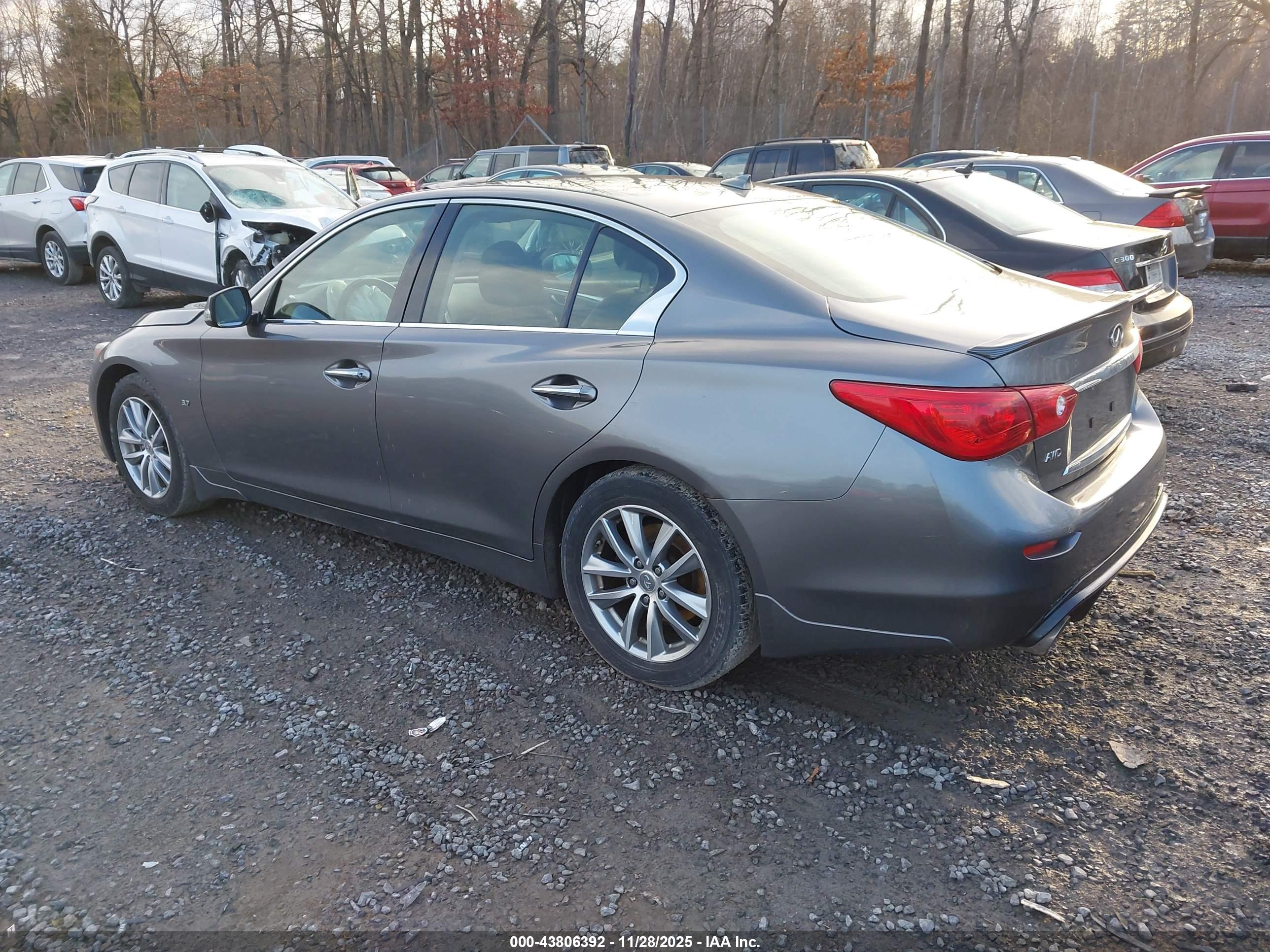 INFINITI Q50 image 3