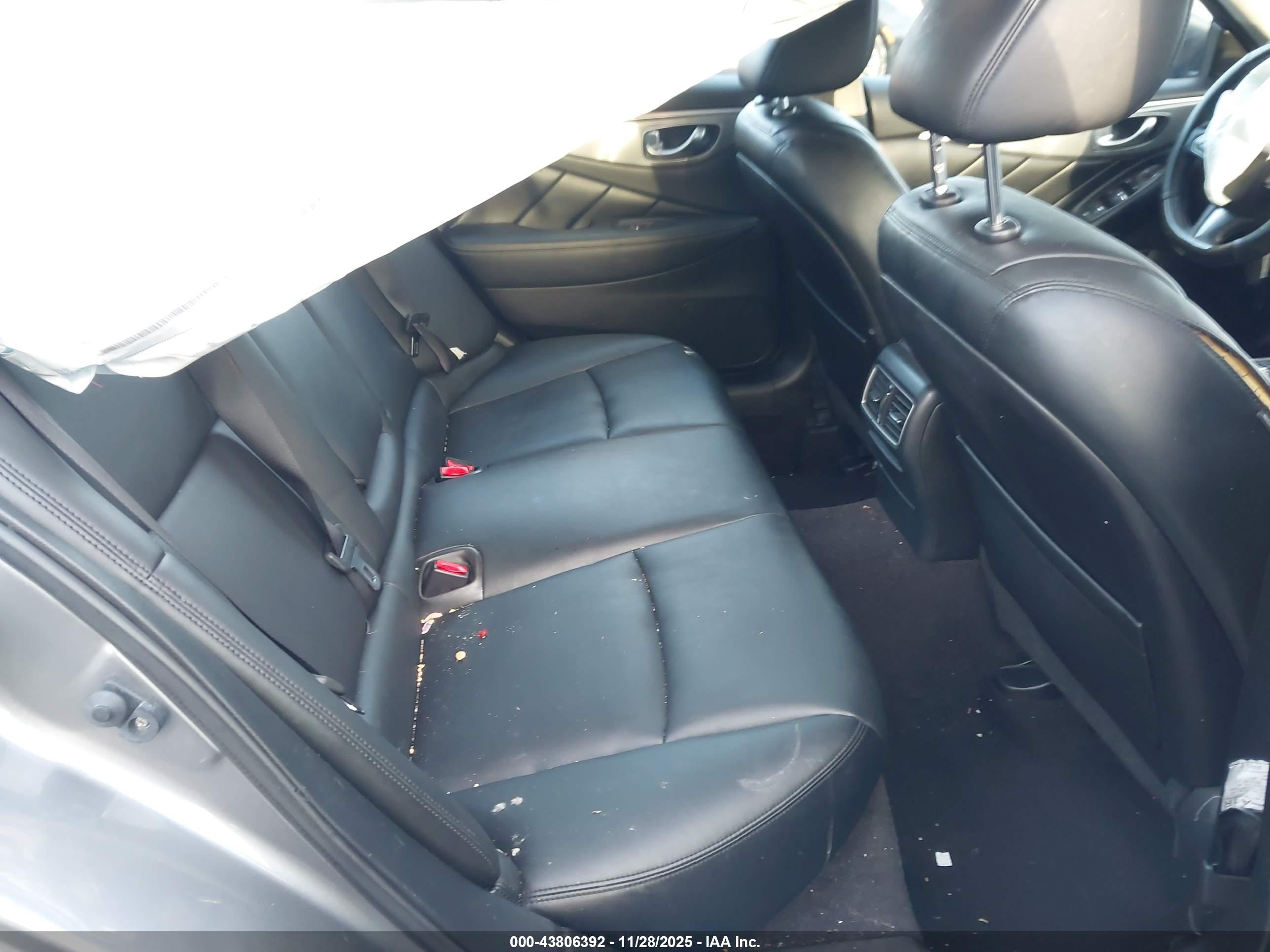 INFINITI Q50 image 8
