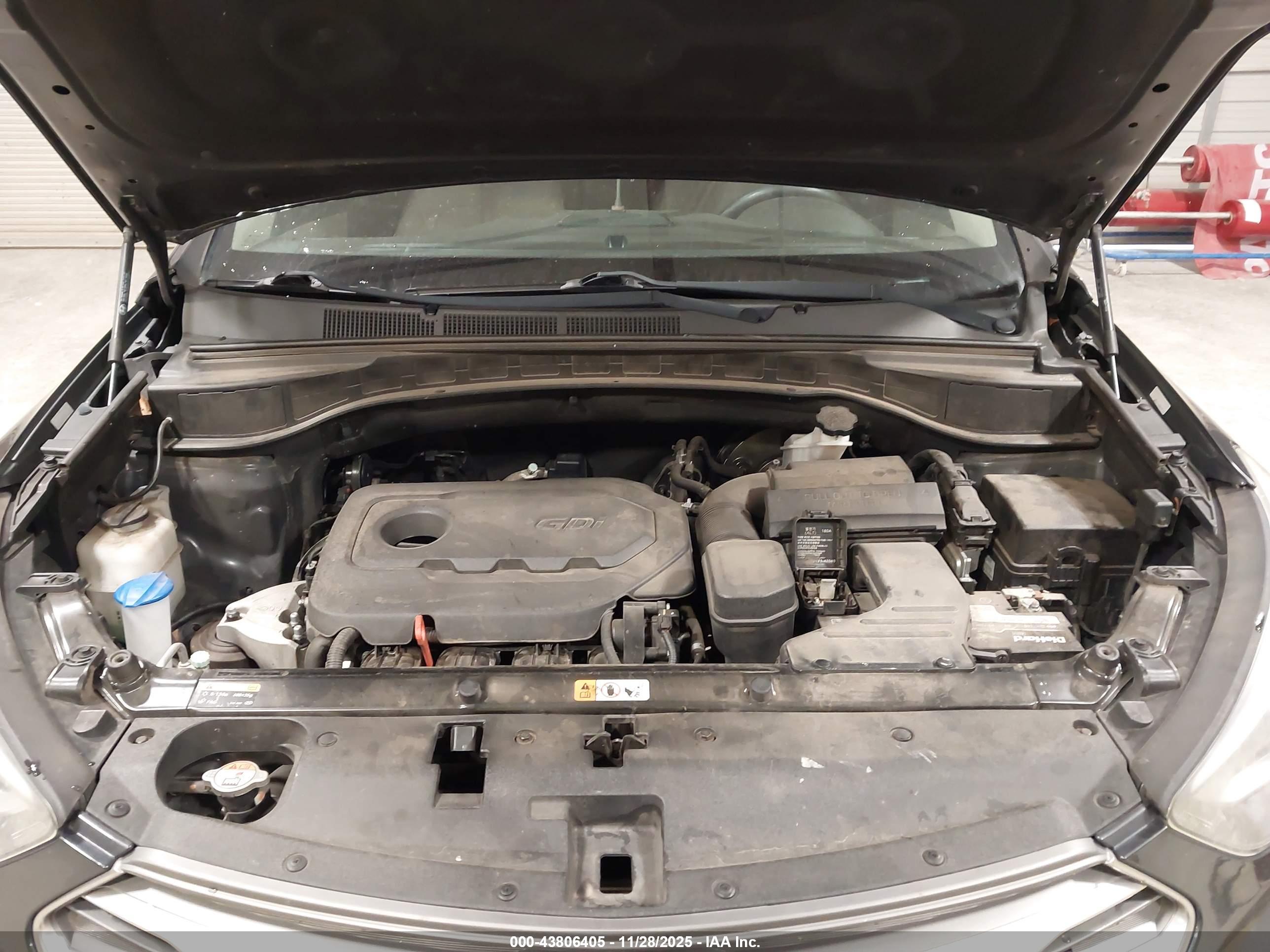 HYUNDAI SANTA image 10