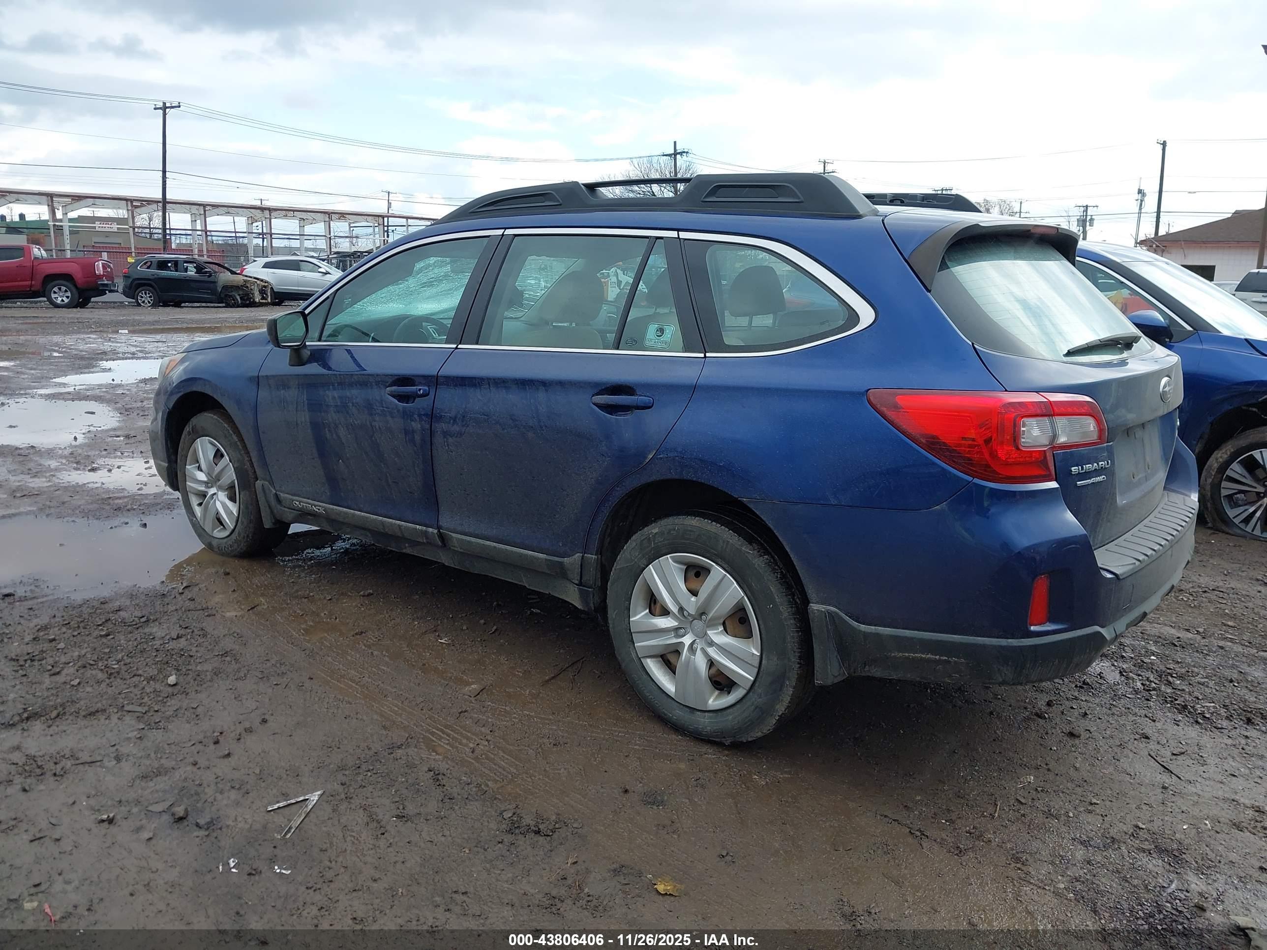 SUBARU OUTBACK image 3