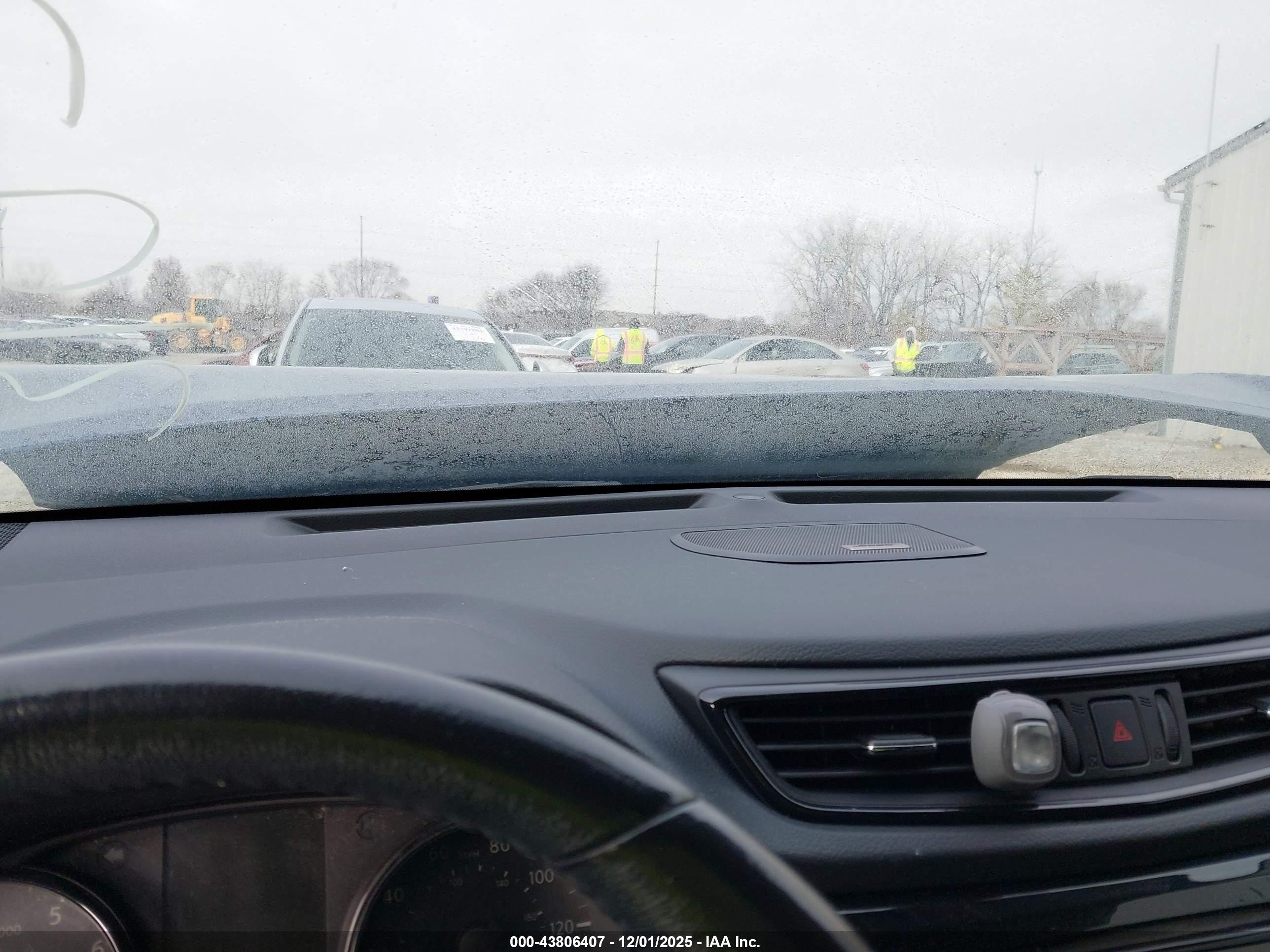 NISSAN ROGUE image 6