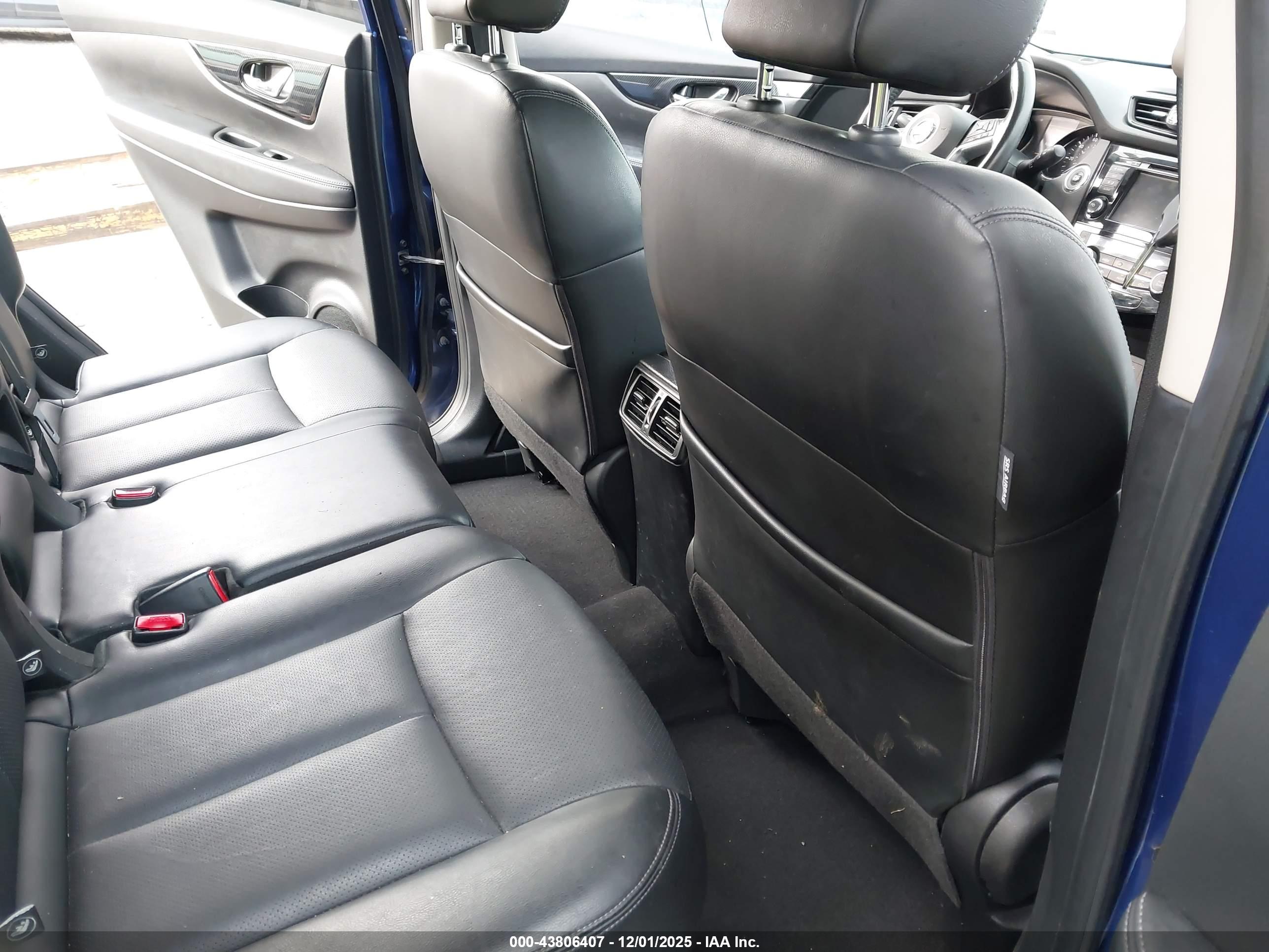 NISSAN ROGUE image 8