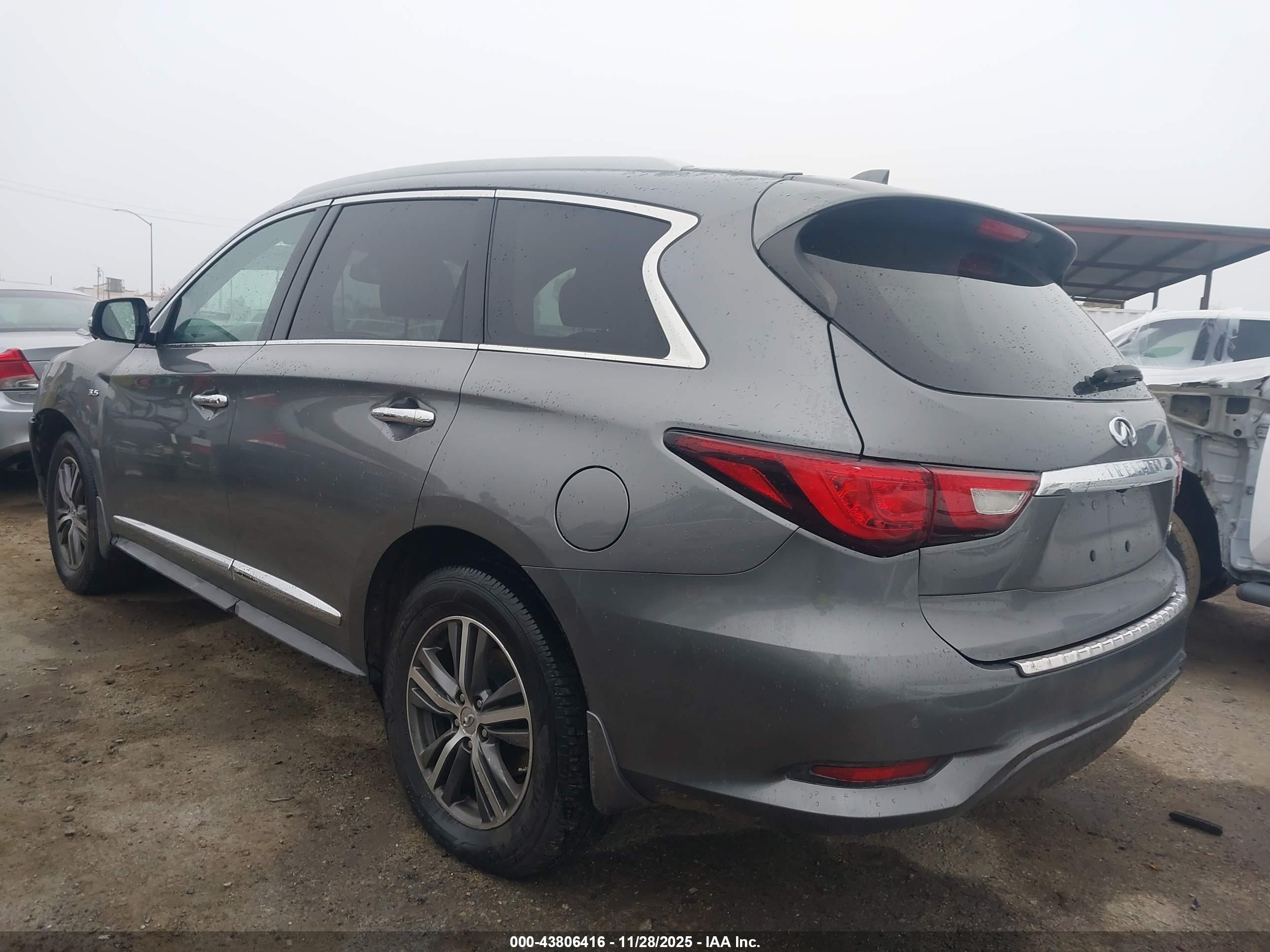 INFINITI QX60 image 3