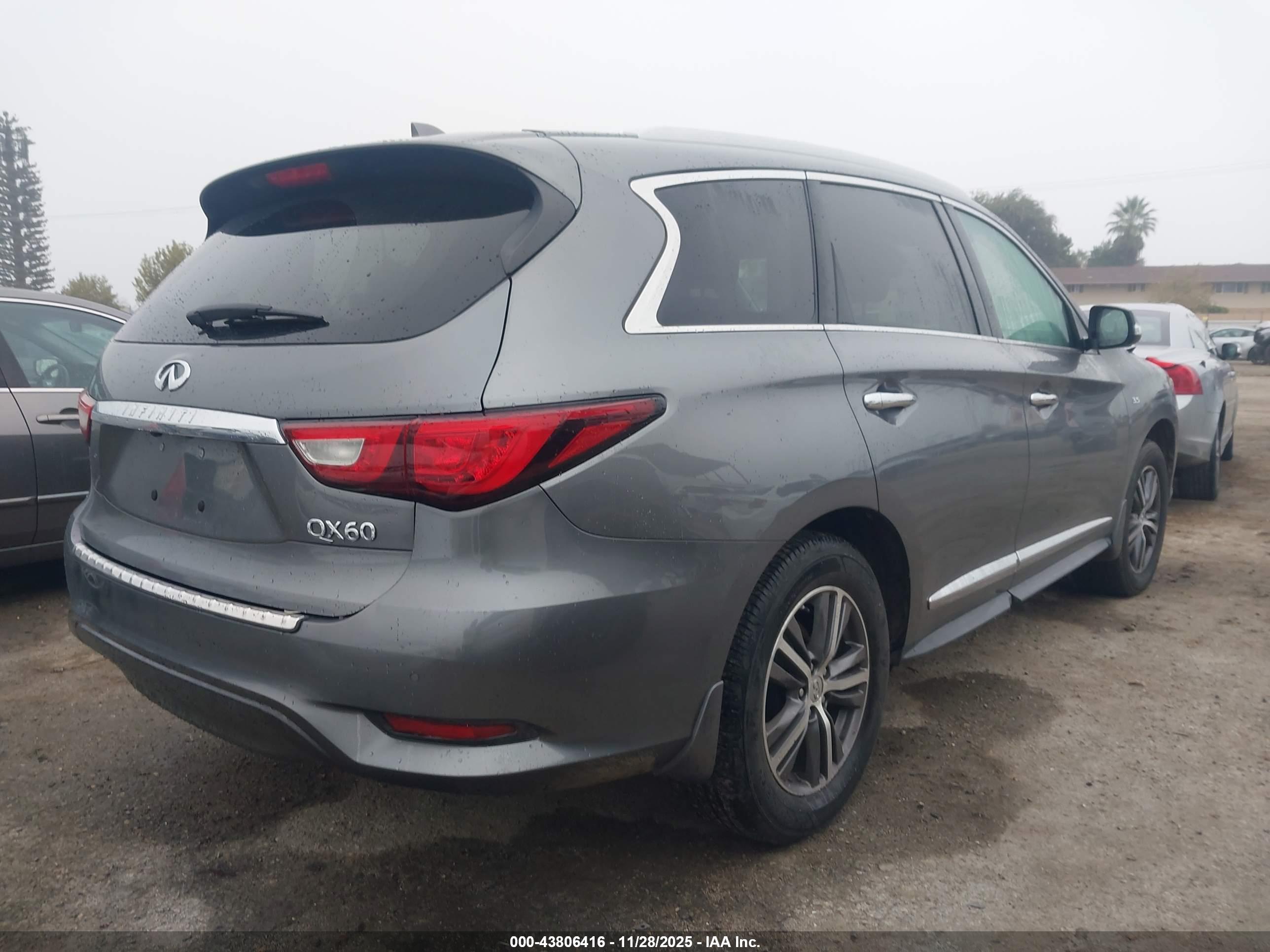 INFINITI QX60 image 4