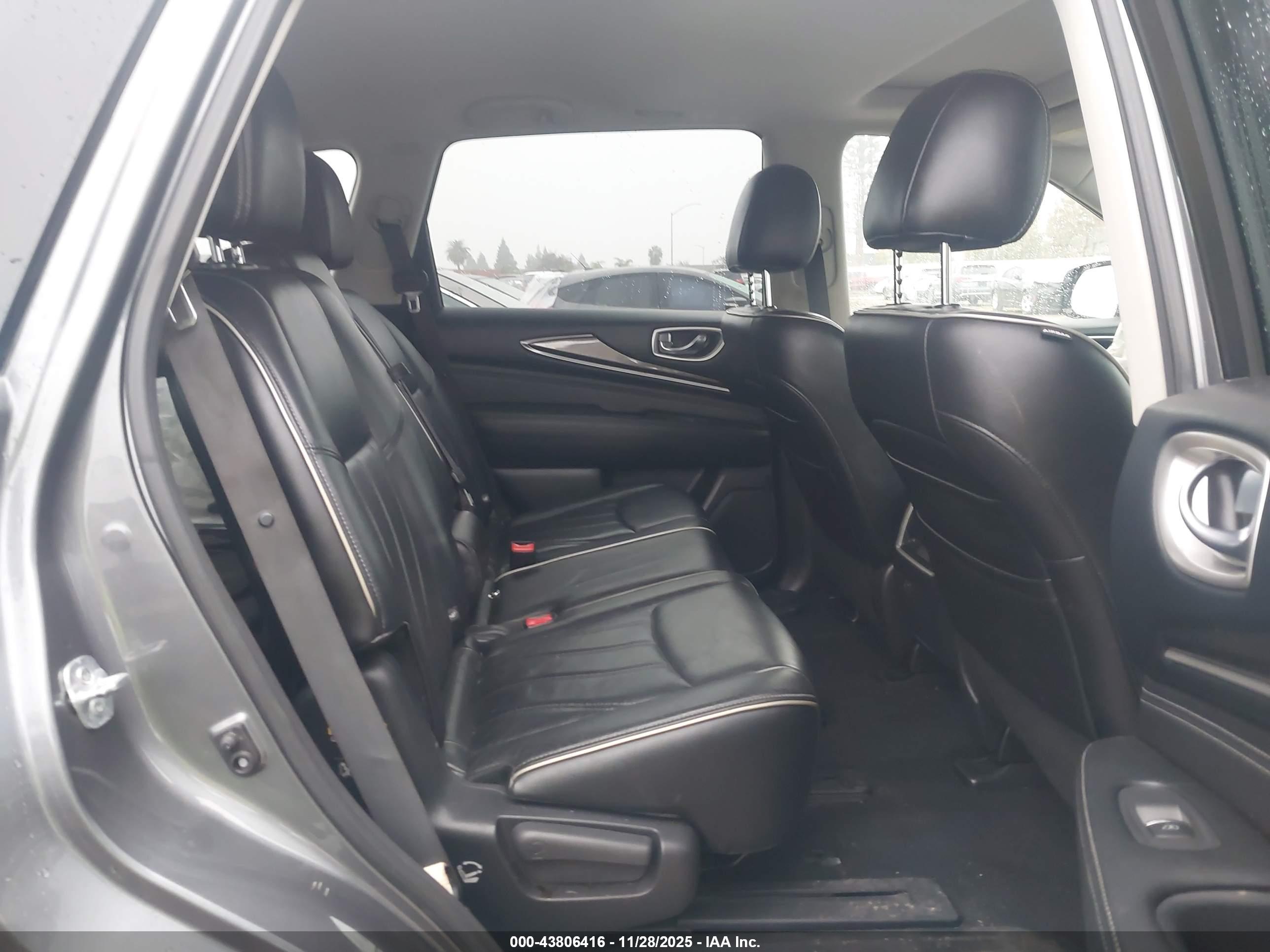 INFINITI QX60 image 8