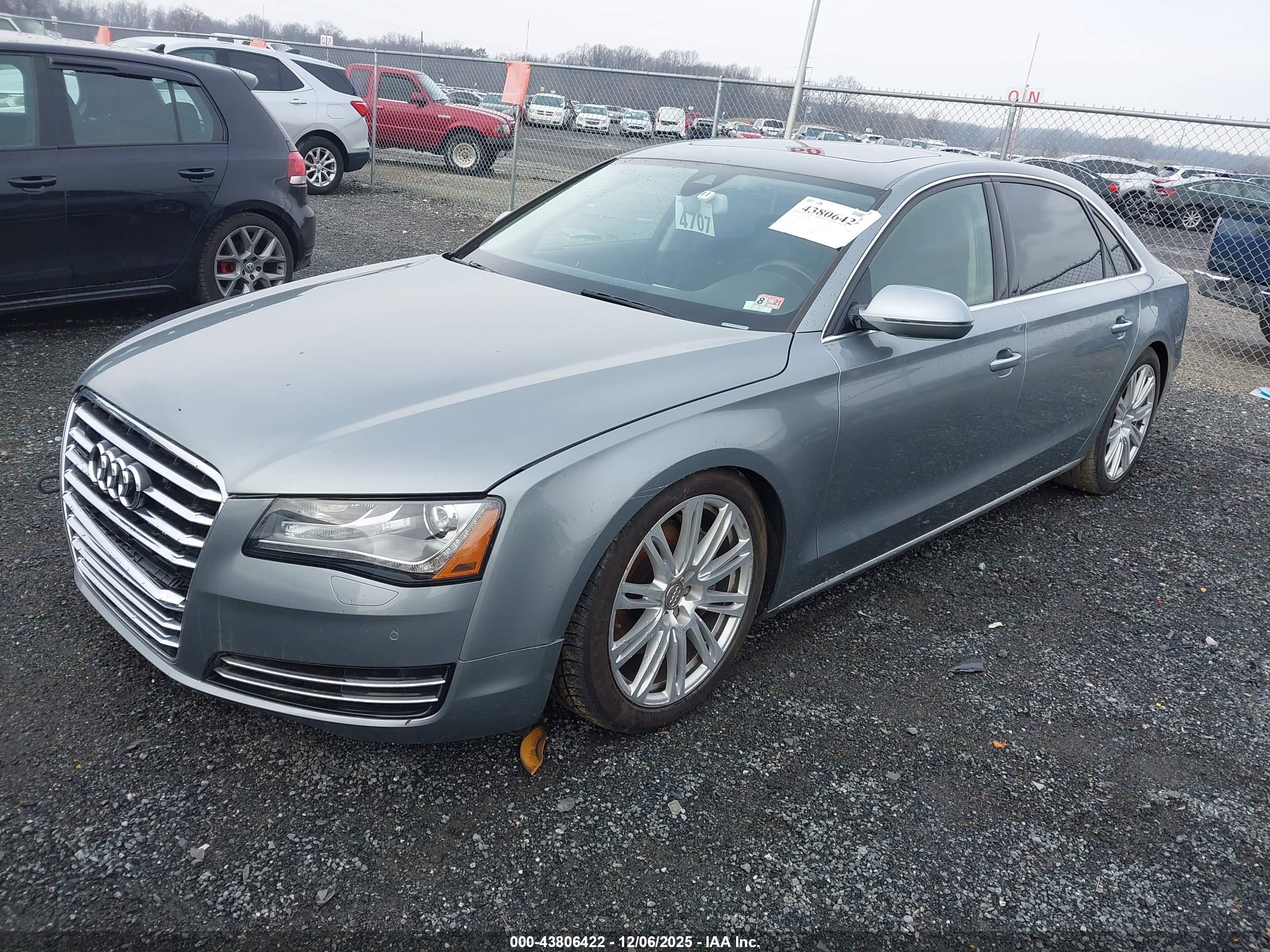 AUDI A8 image 2