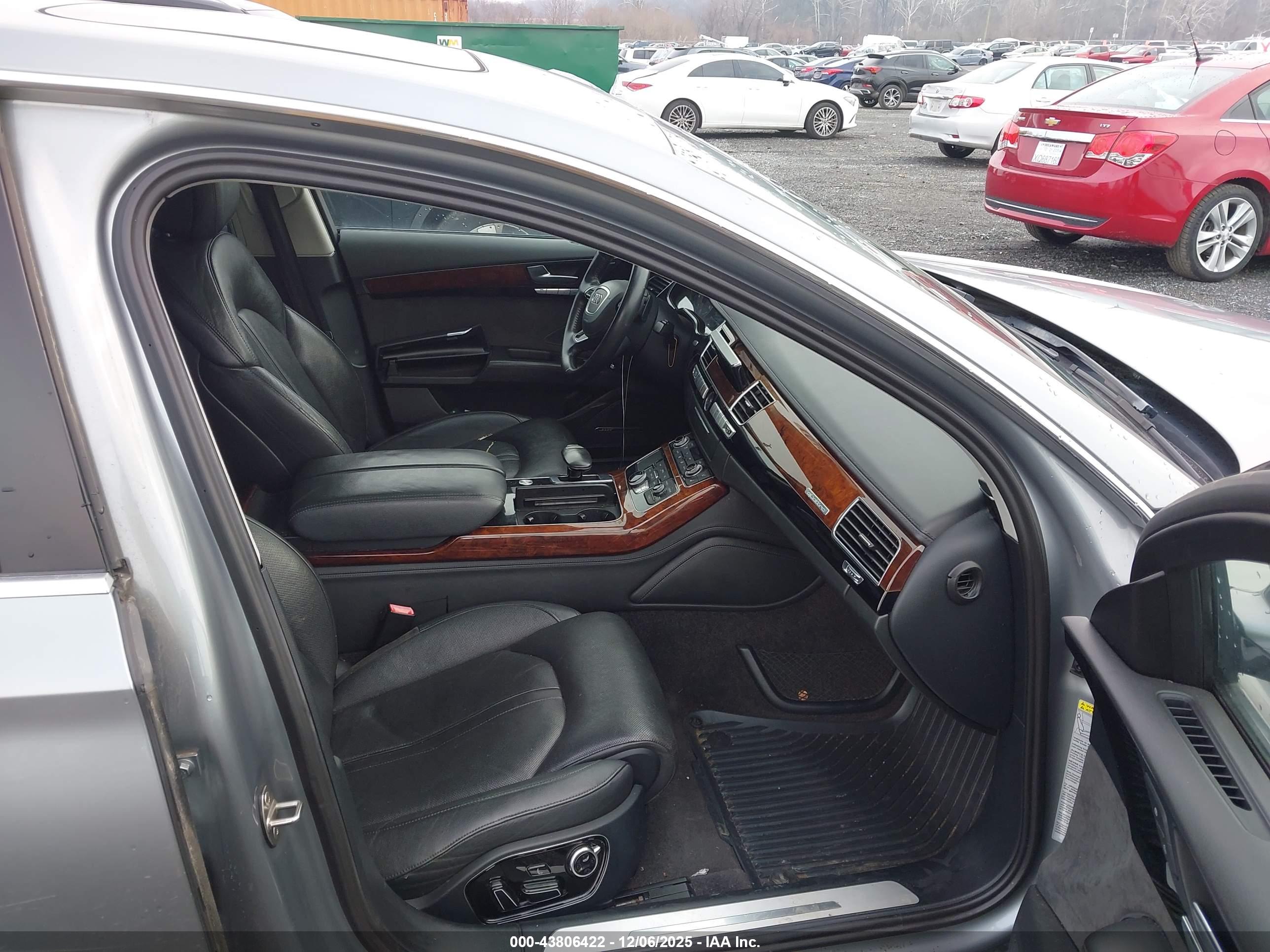 AUDI A8 image 5
