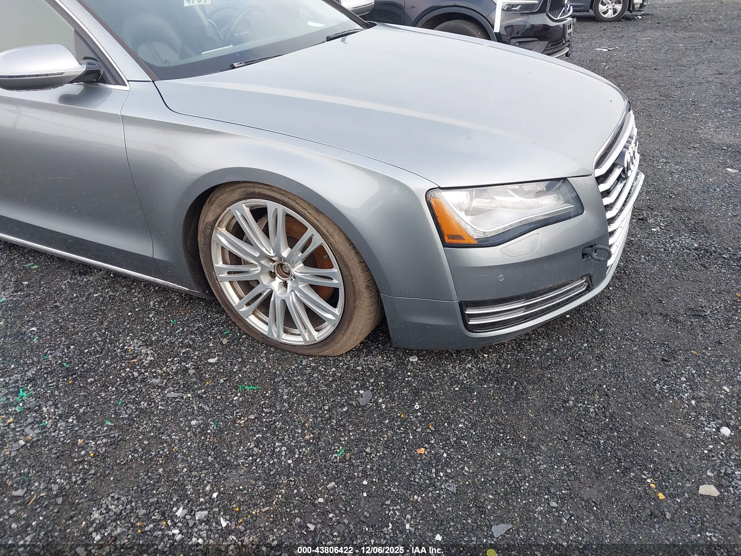 AUDI A8 image 6