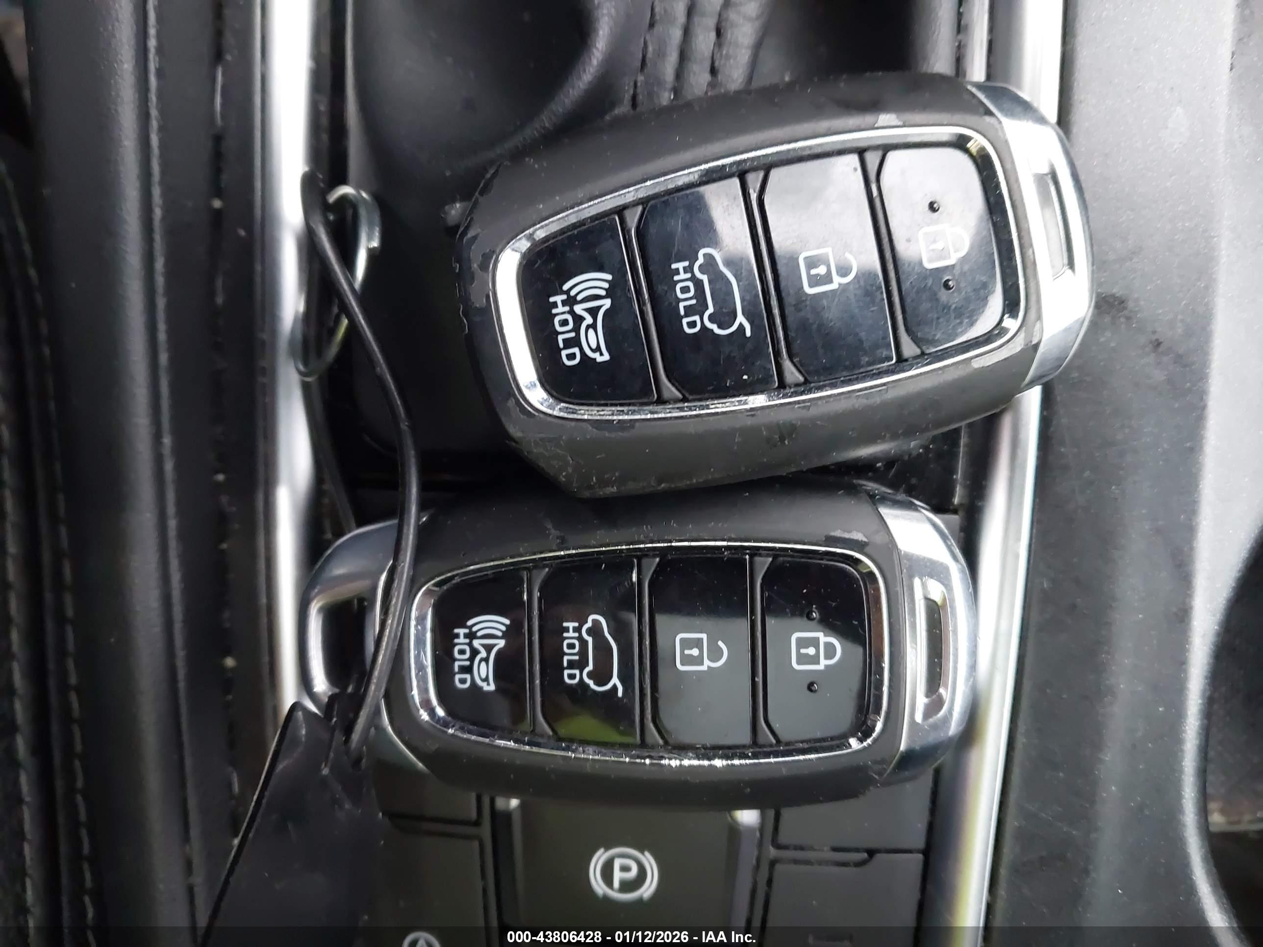 HYUNDAI SANTA image 11