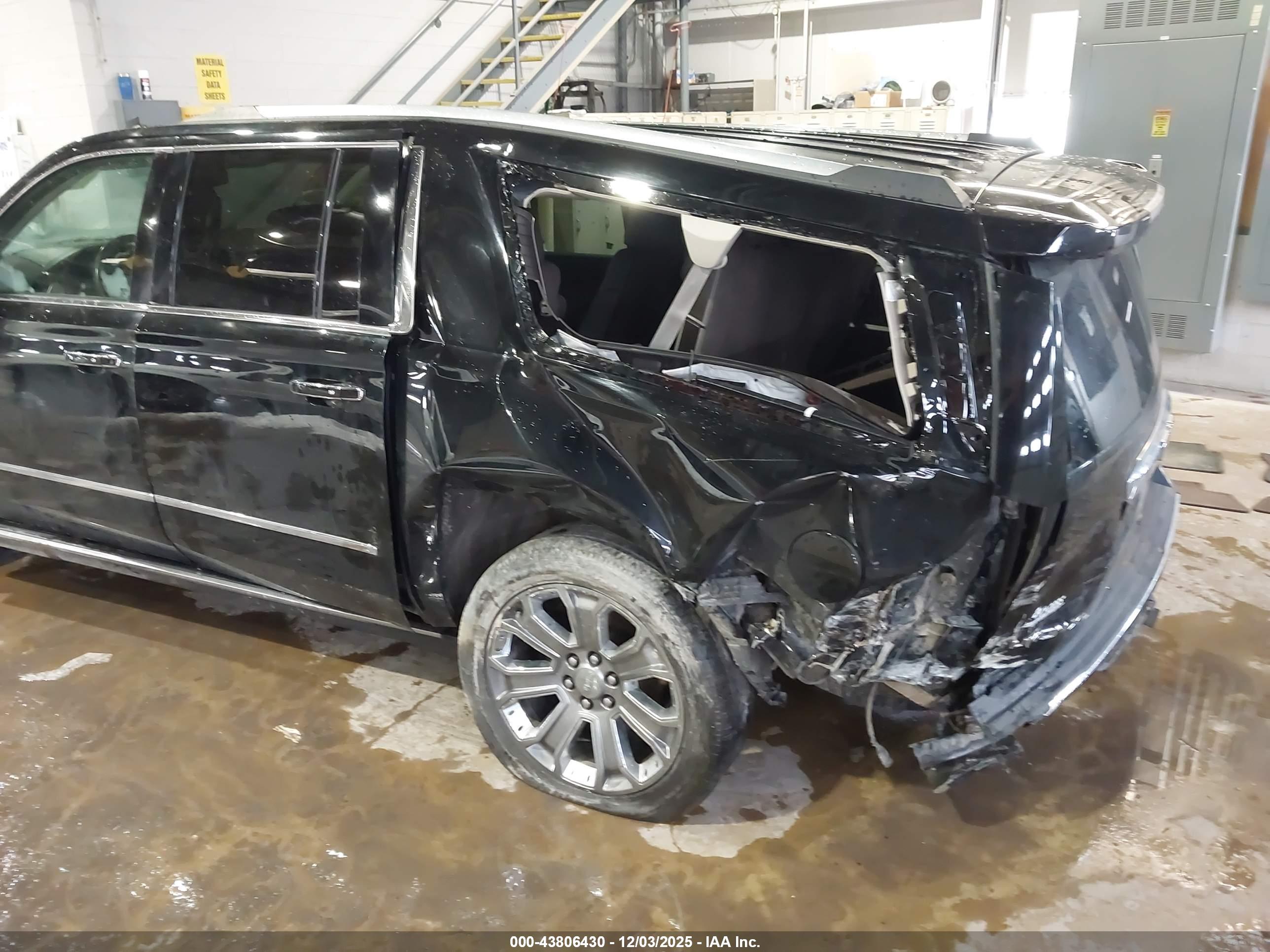 GMC YUKON image 6
