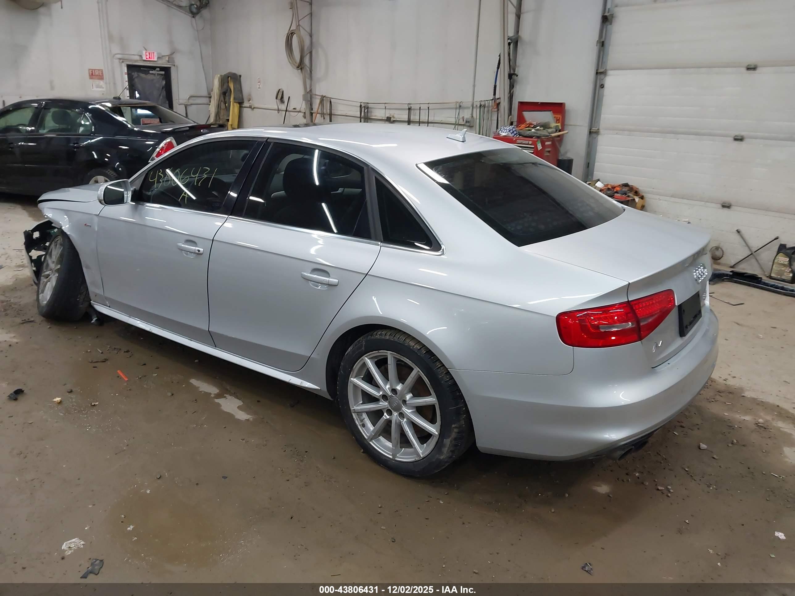AUDI A4 image 3